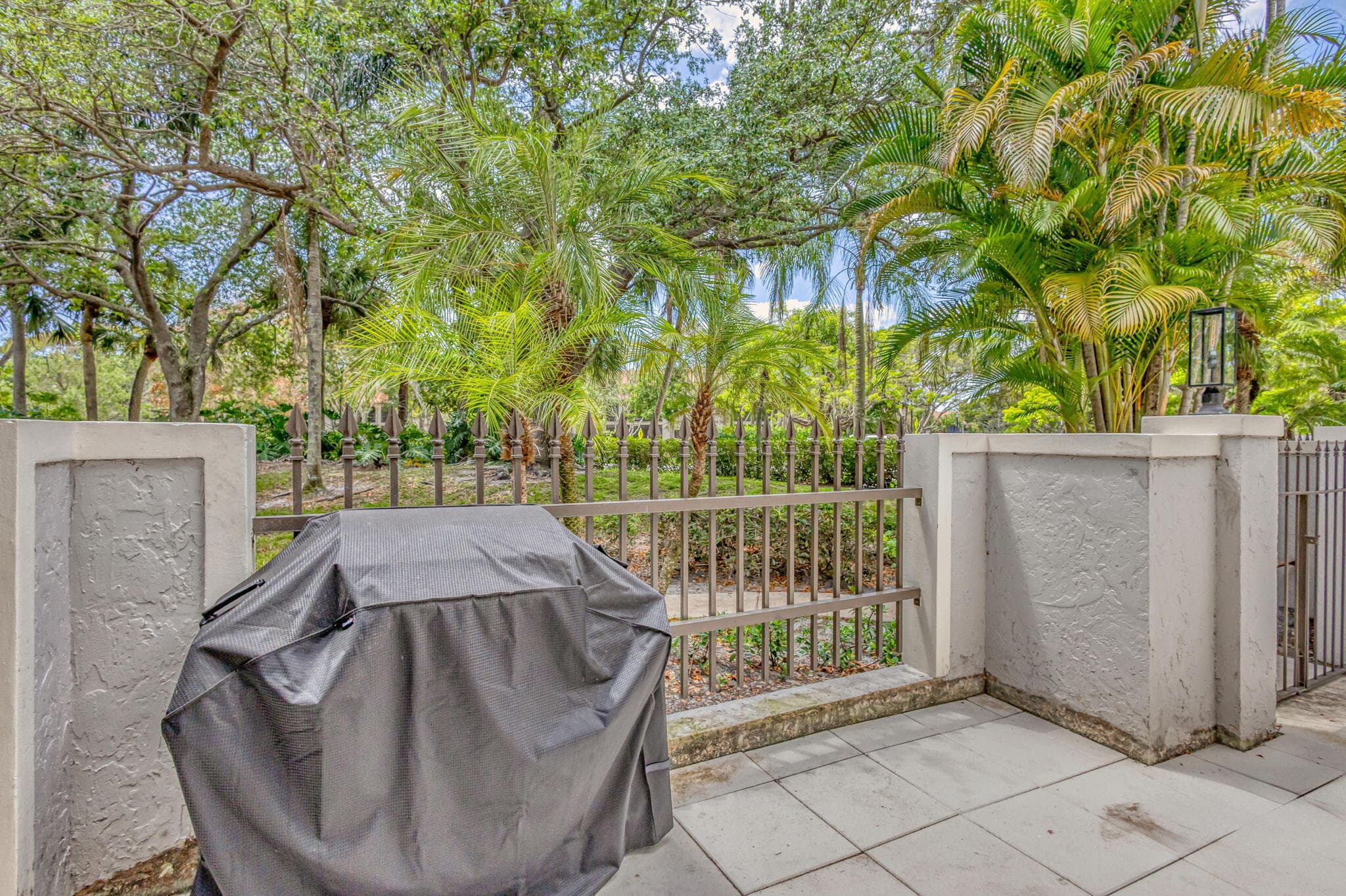 355 Prestwick Circle 4, Palm Beach Gardens, FL 33418 — photo 9 of 64