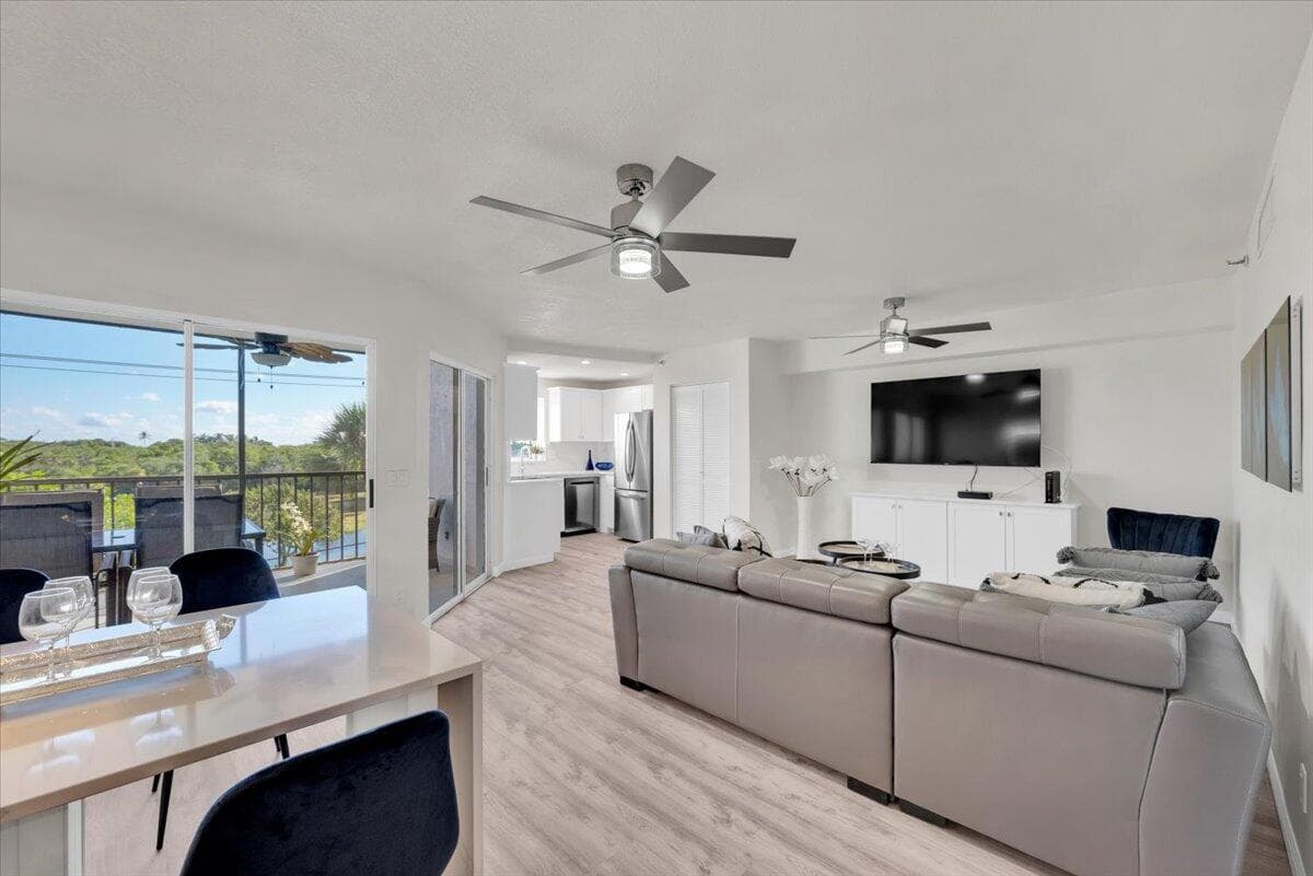 275 Palm Avenue B304, Jupiter, FL 33477 — photo 1 of 27