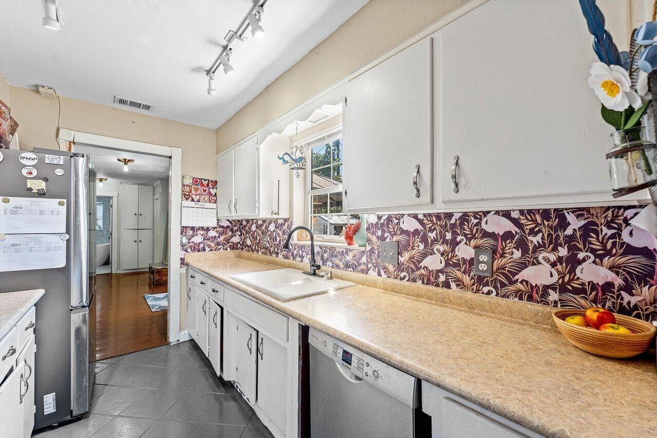 102 NE 22nd Street, Delray Beach, FL 33444 — photo 15 of 28