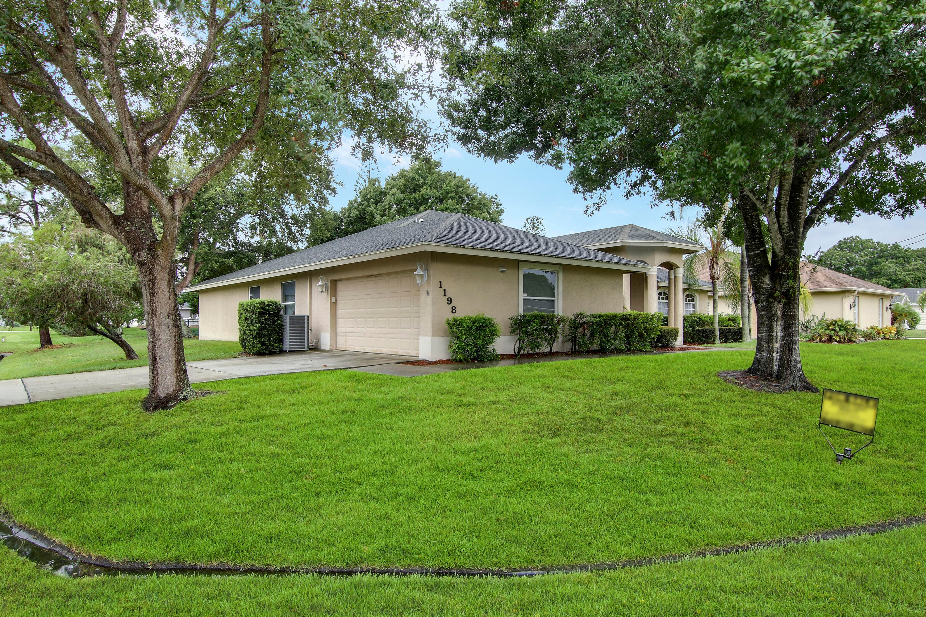 1198 SE Petunia Avenue, Port St. Lucie, FL 34952 — photo 7 of 35