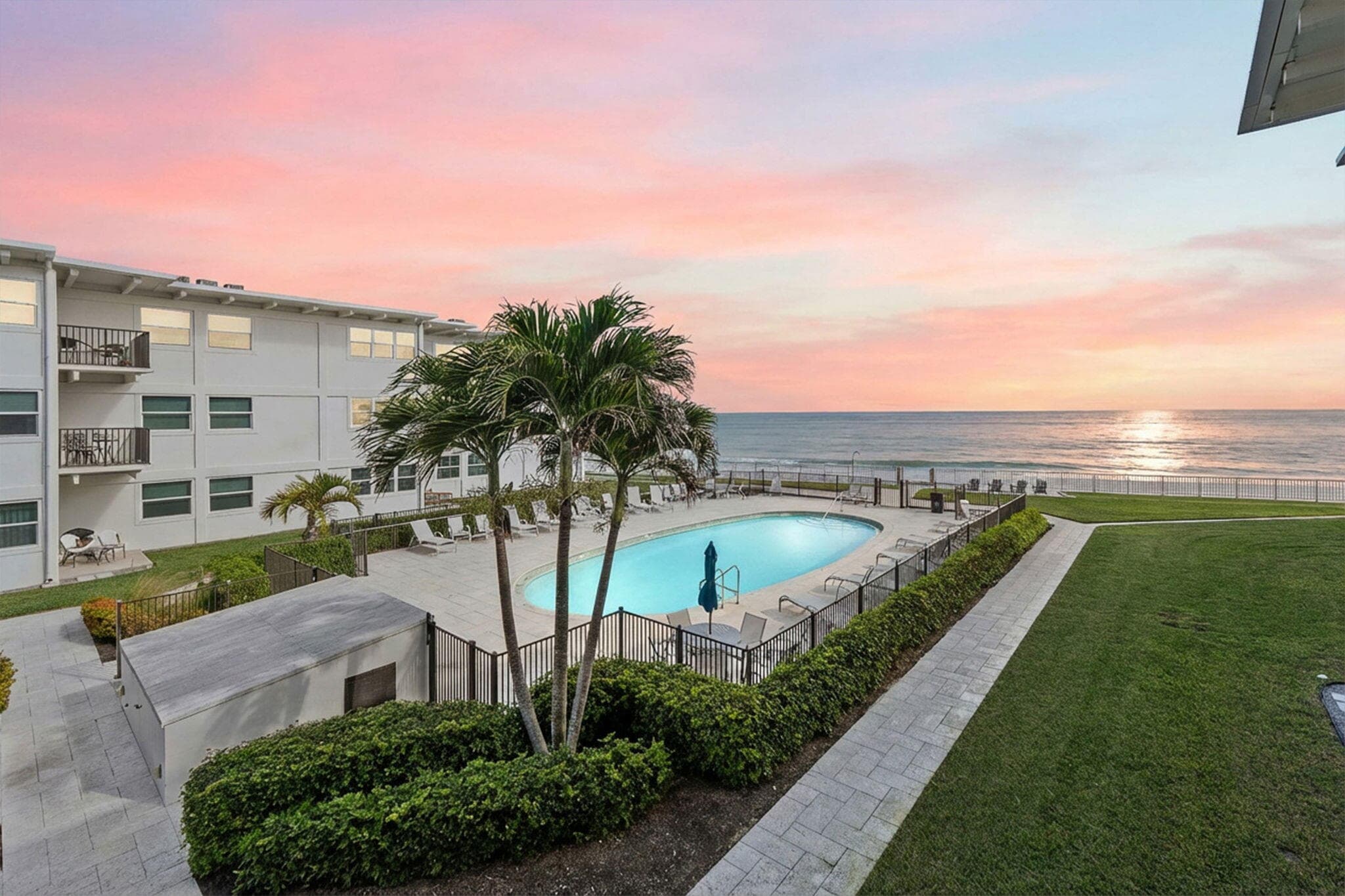 4410 Jimmy Buffett Mem Highway 204, Vero Beach, FL 32963 — photo 1 of 44