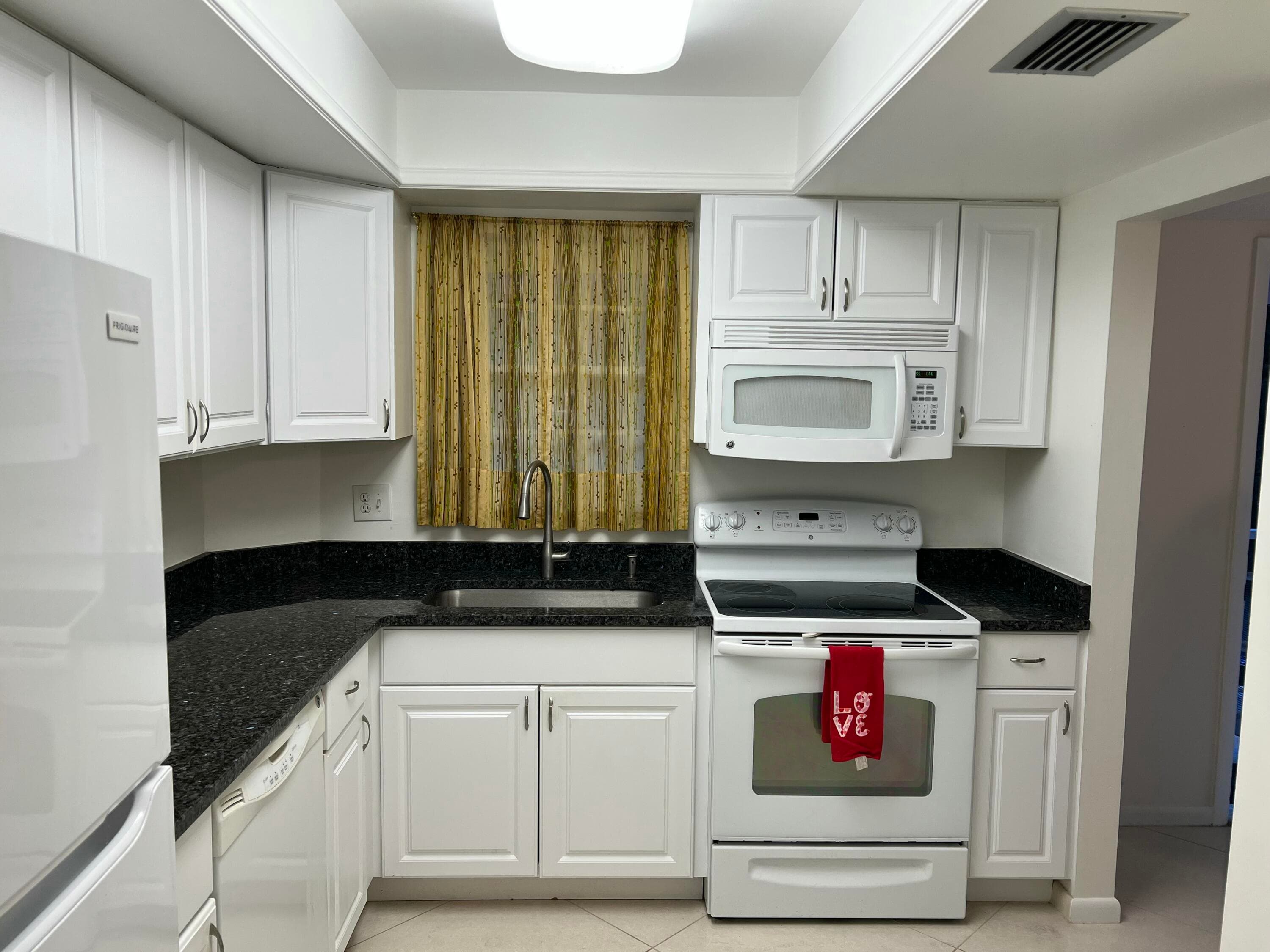 18081 SE Country Club Drive 7-69, Jupiter, FL 33469 — photo 2 of 24