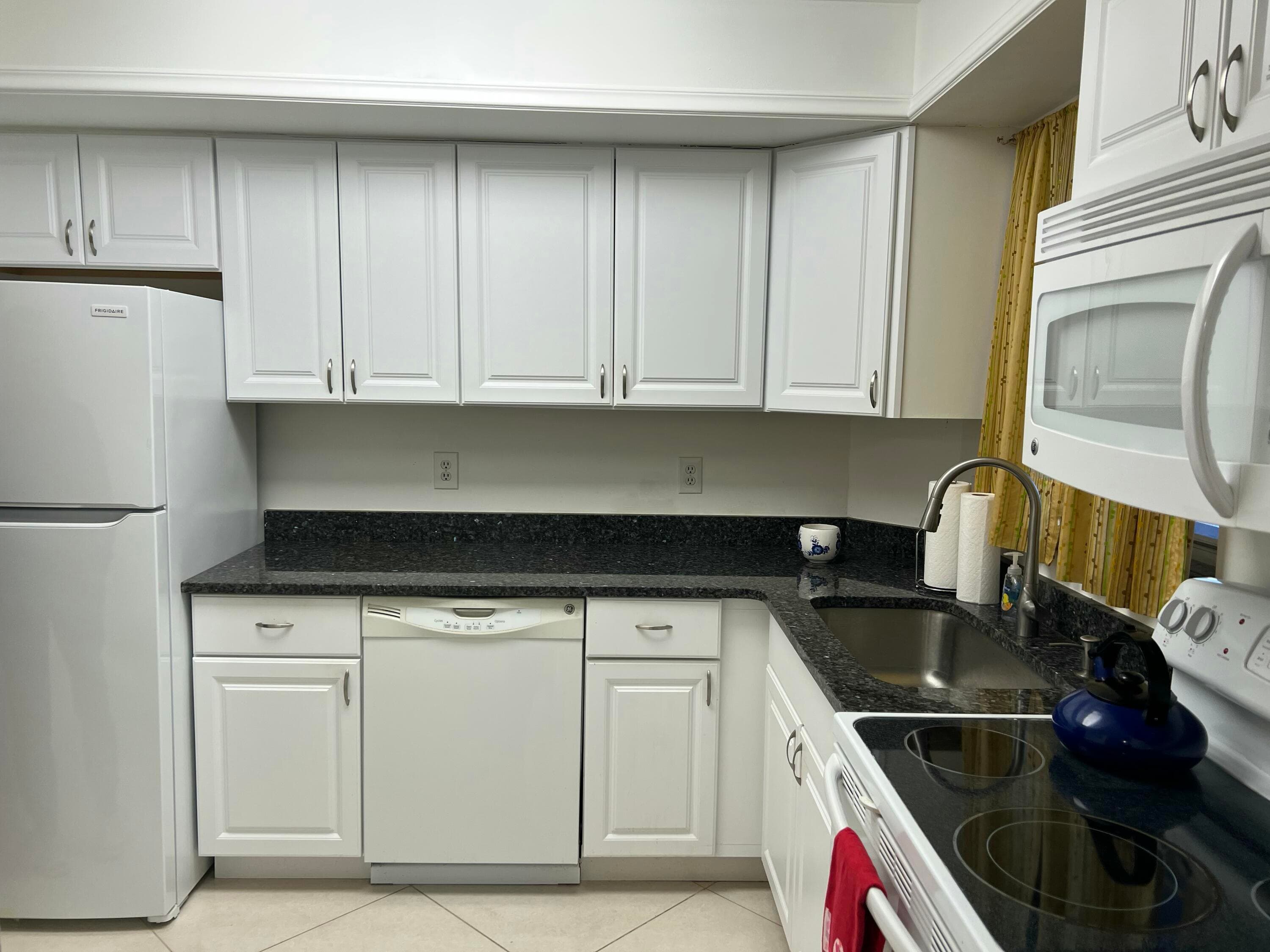 18081 SE Country Club Drive 7-69, Jupiter, FL 33469 — photo 3 of 24