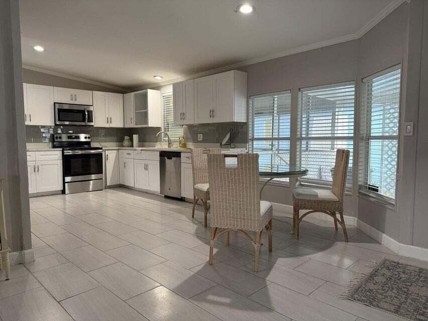 6085 Seashore Drive, Atlantis, FL 33462 — photo 4 of 20