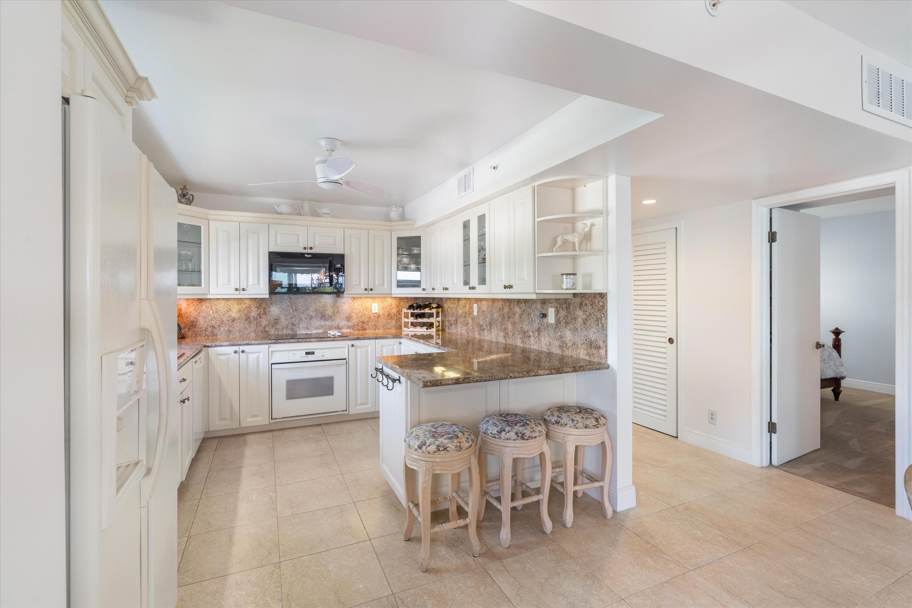 3310 S Ocean Boulevard 525-d, Highland Beach, FL 33487 — photo 18 of 35
