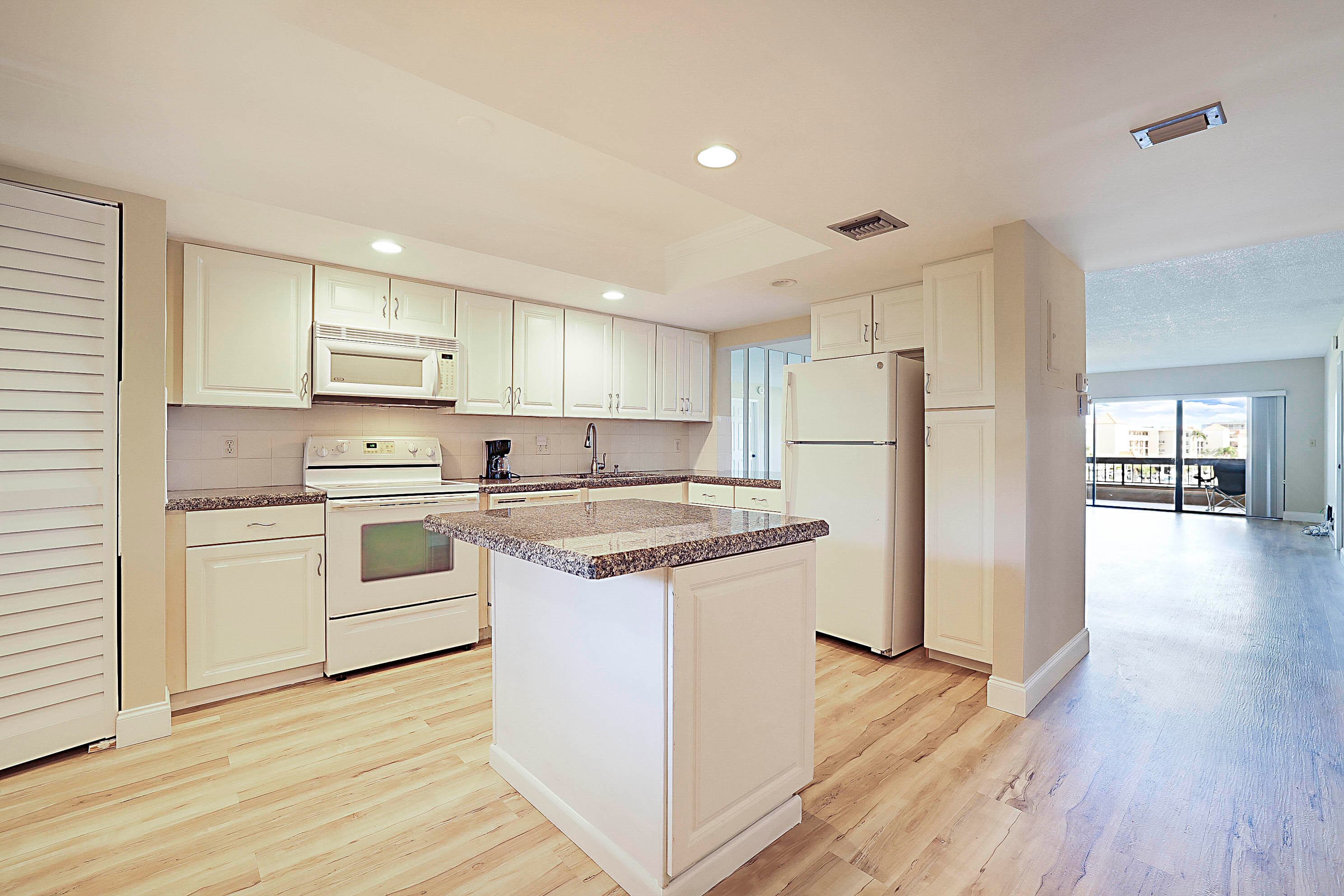 1036 Us Highway 1 216, North Palm Beach, FL 33408 — photo 10 of 38