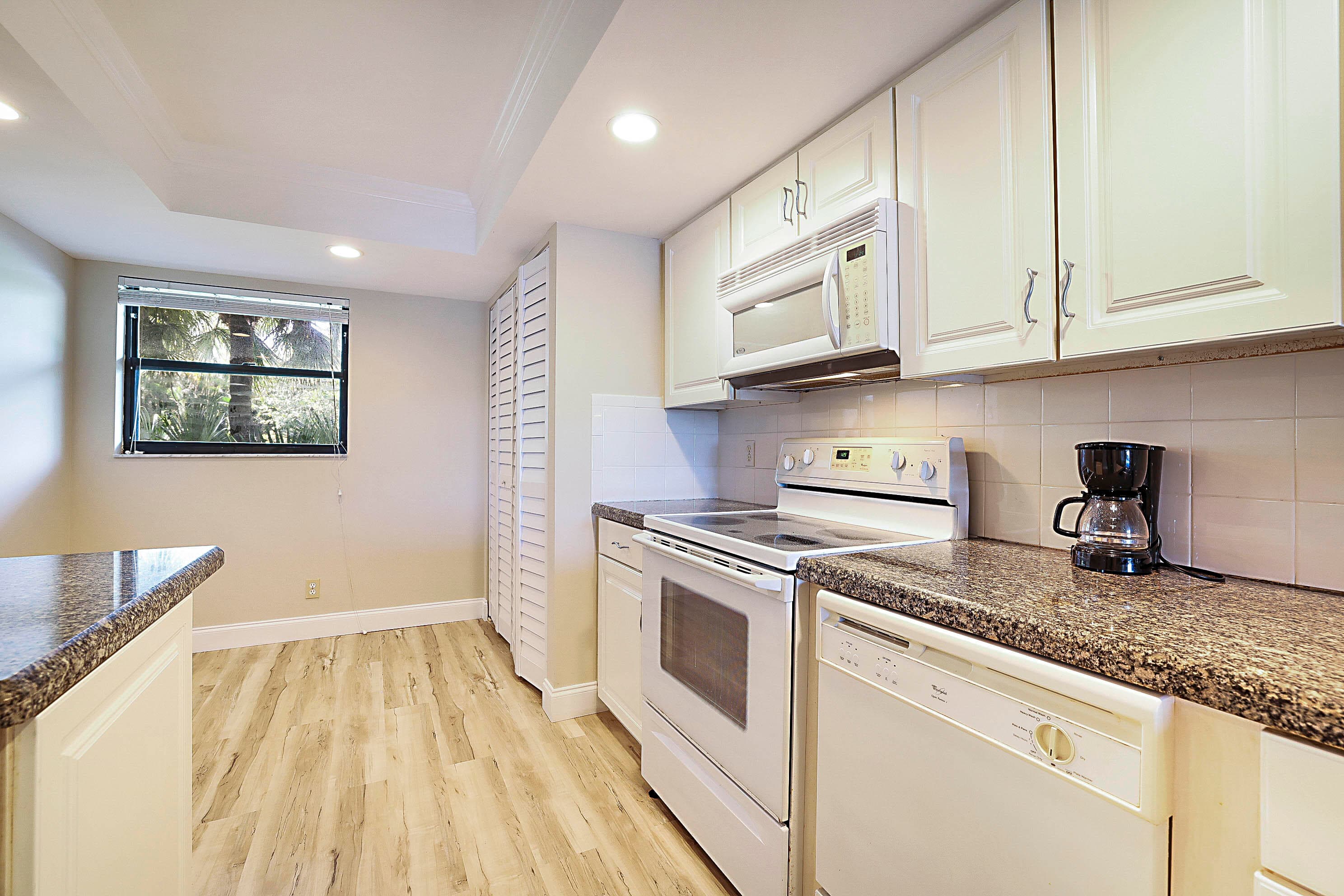 1036 Us Highway 1 216, North Palm Beach, FL 33408 — photo 12 of 38