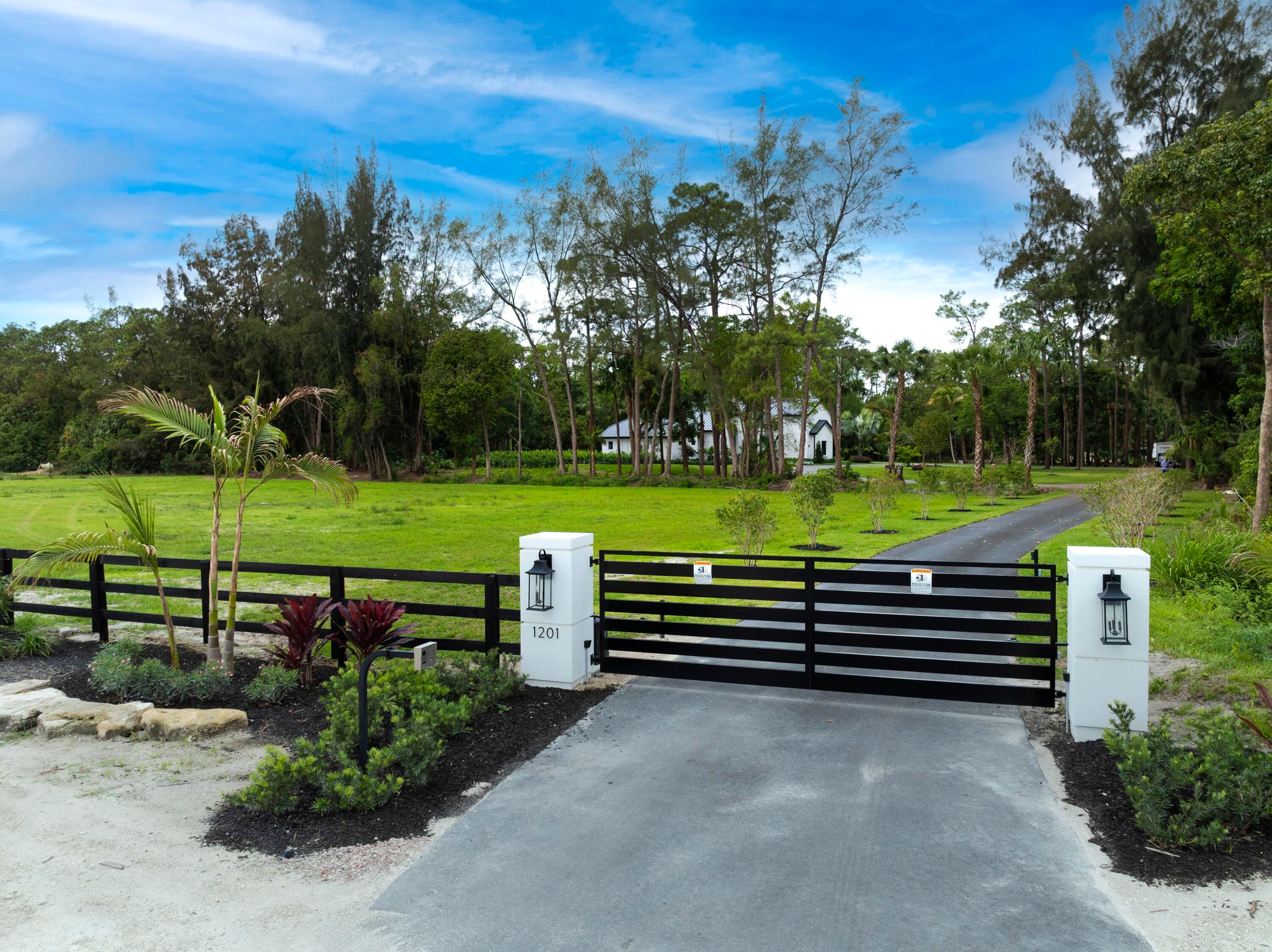1201 F Road, Loxahatchee Groves, FL 33470 — photo 4 of 61