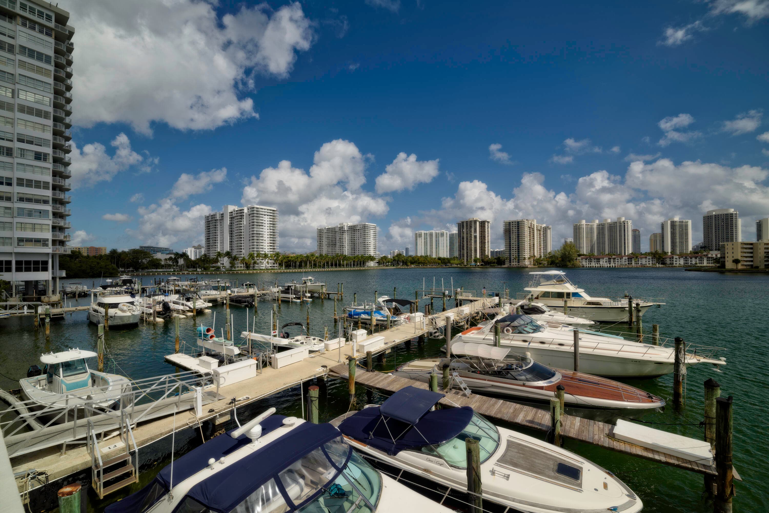 18081 Biscayne Boulevard 403, Aventura, FL 33160 — photo 18 of 32