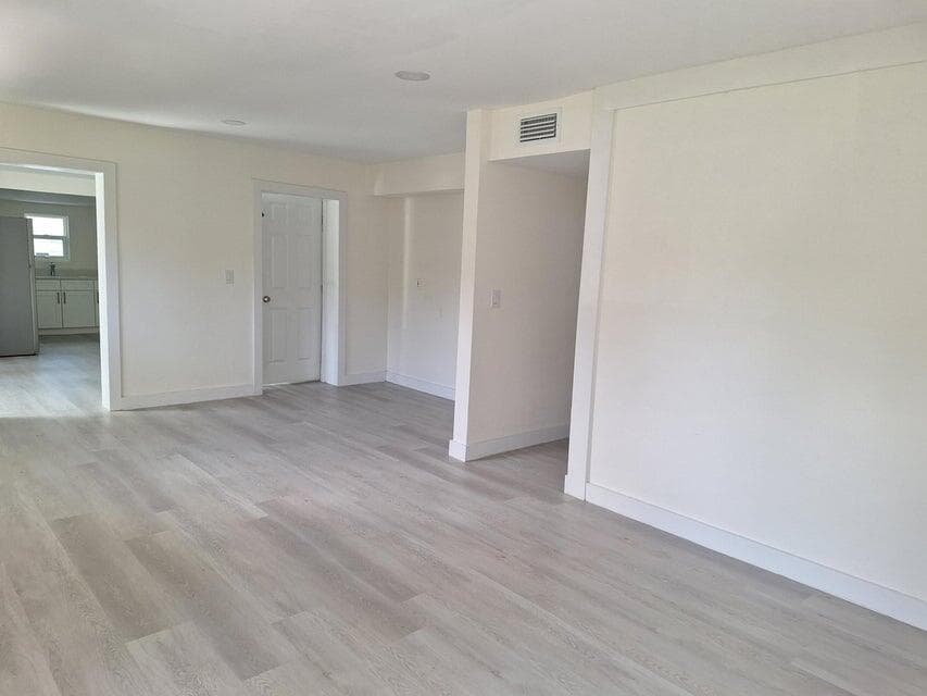 360 Barraclough Street, Fort Pierce, FL 34982 — photo 13 of 43