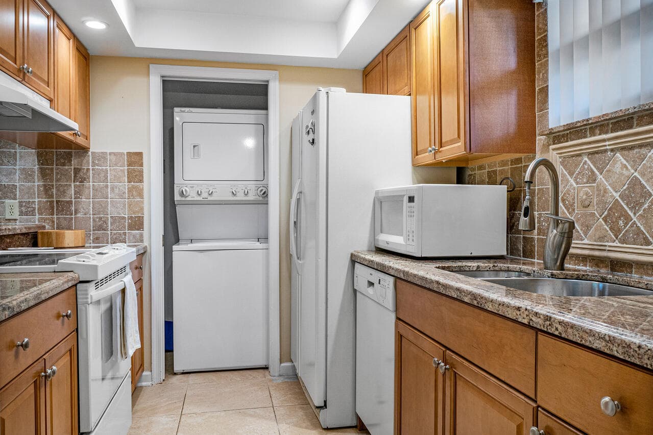 13334 Polo Club Road 238, Wellington, FL 33414 — photo 3 of 13