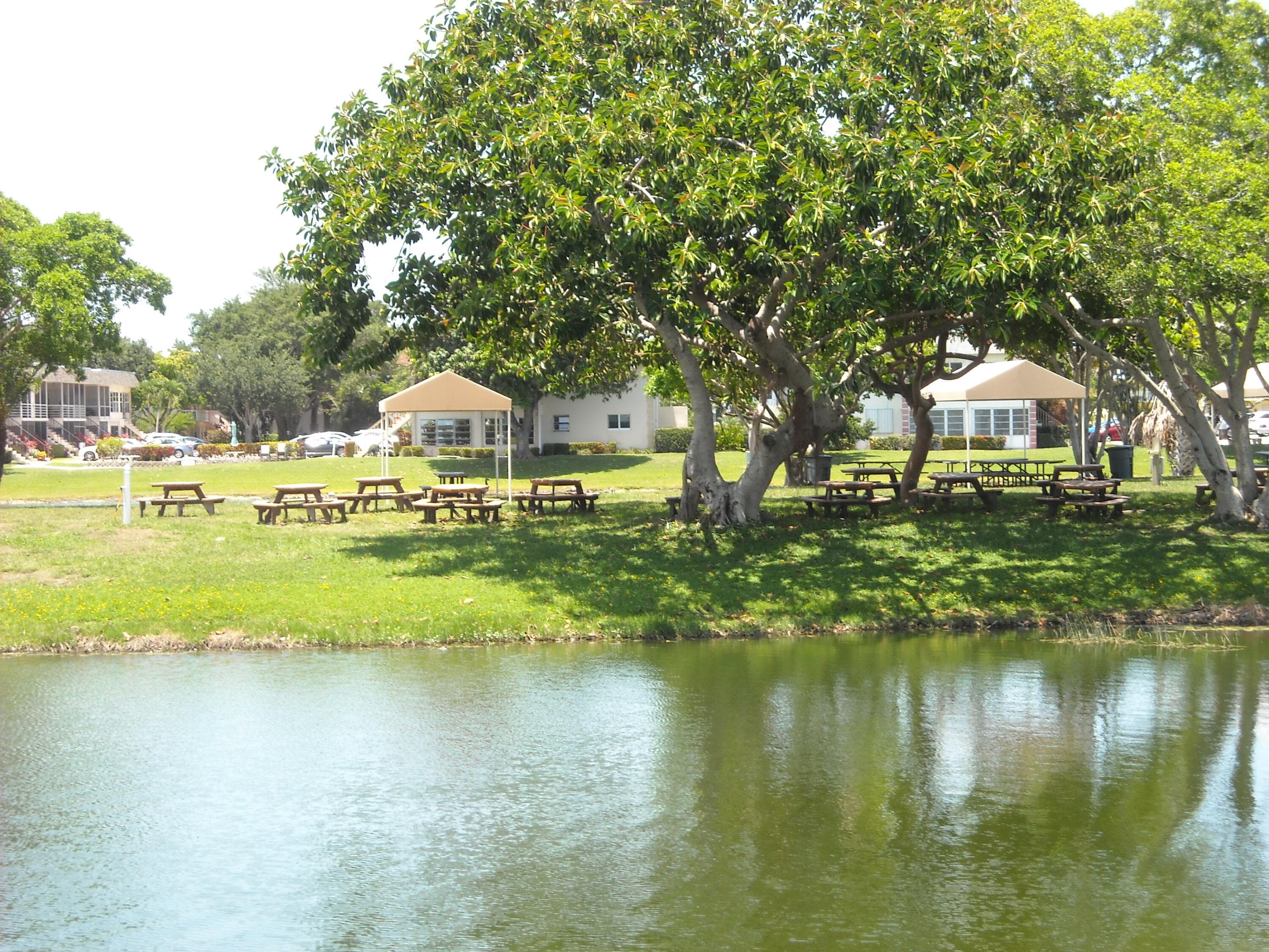 358 Chatham R, West Palm Beach, FL 33417 — photo 28 of 31