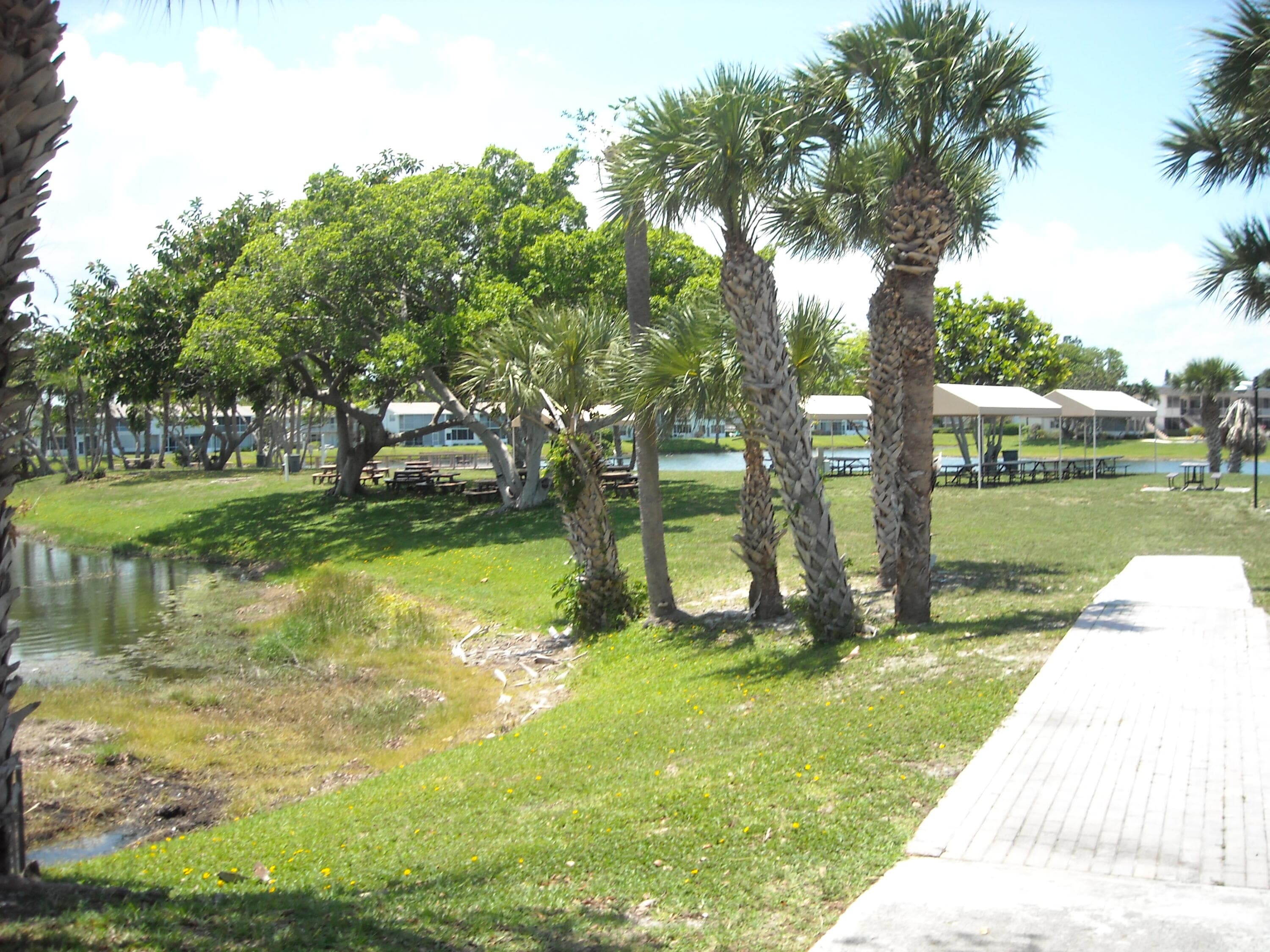 358 Chatham R, West Palm Beach, FL 33417 — photo 29 of 31