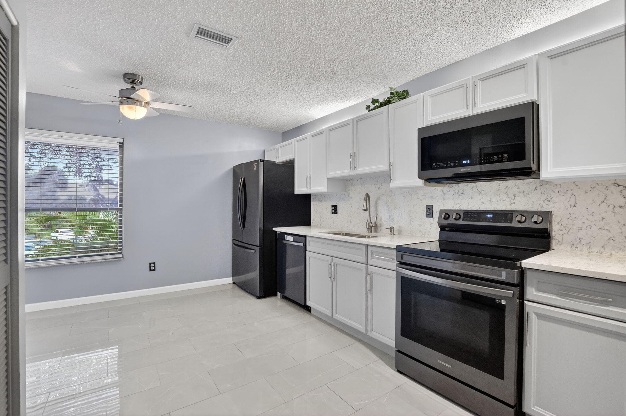 9364 Sable Ridge Circle B, Boca Raton, FL 33428 — photo 3 of 15