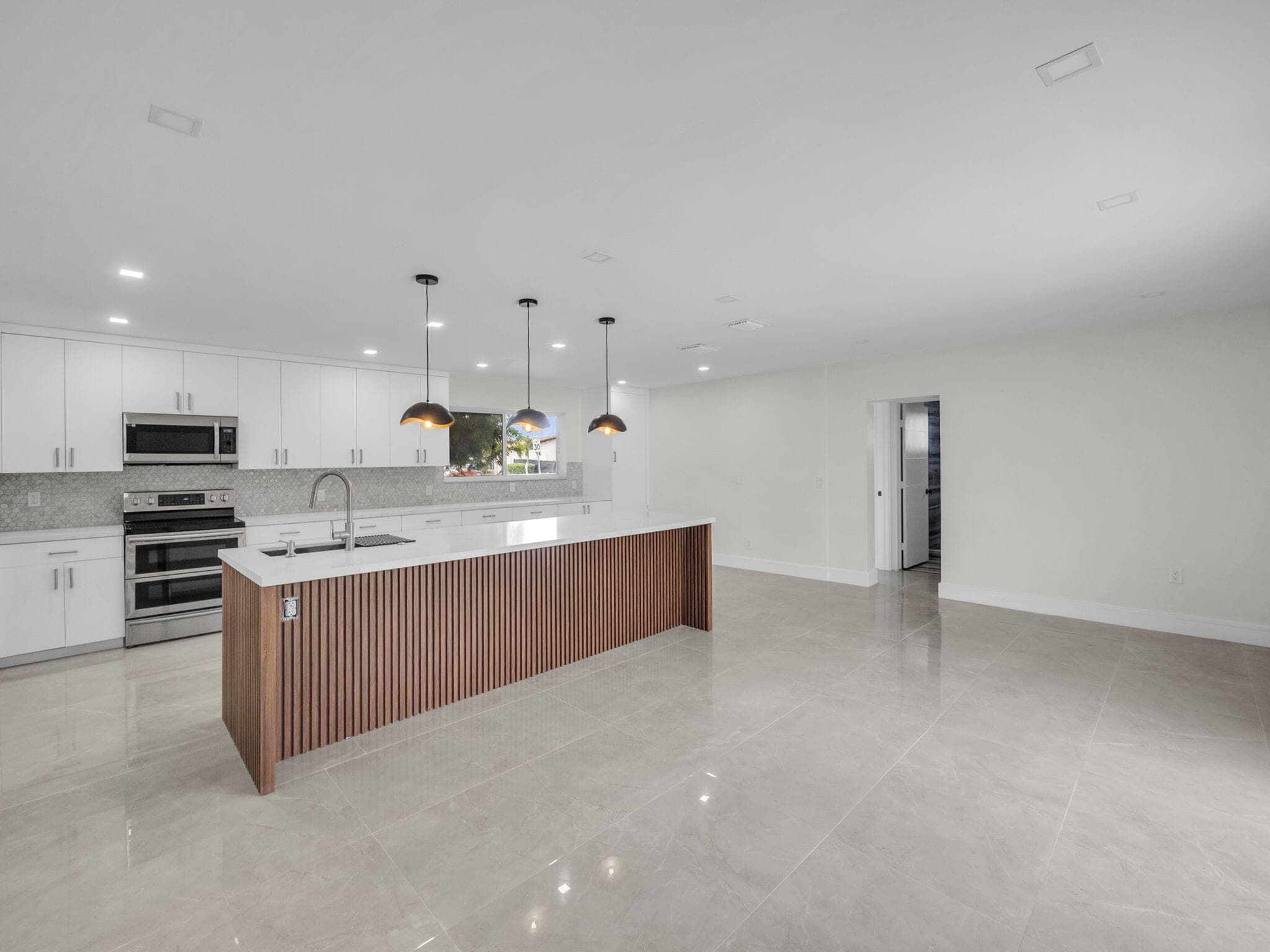 21020 Highland Lakes Boulevard, Miami, FL 33179 — photo 10 of 19
