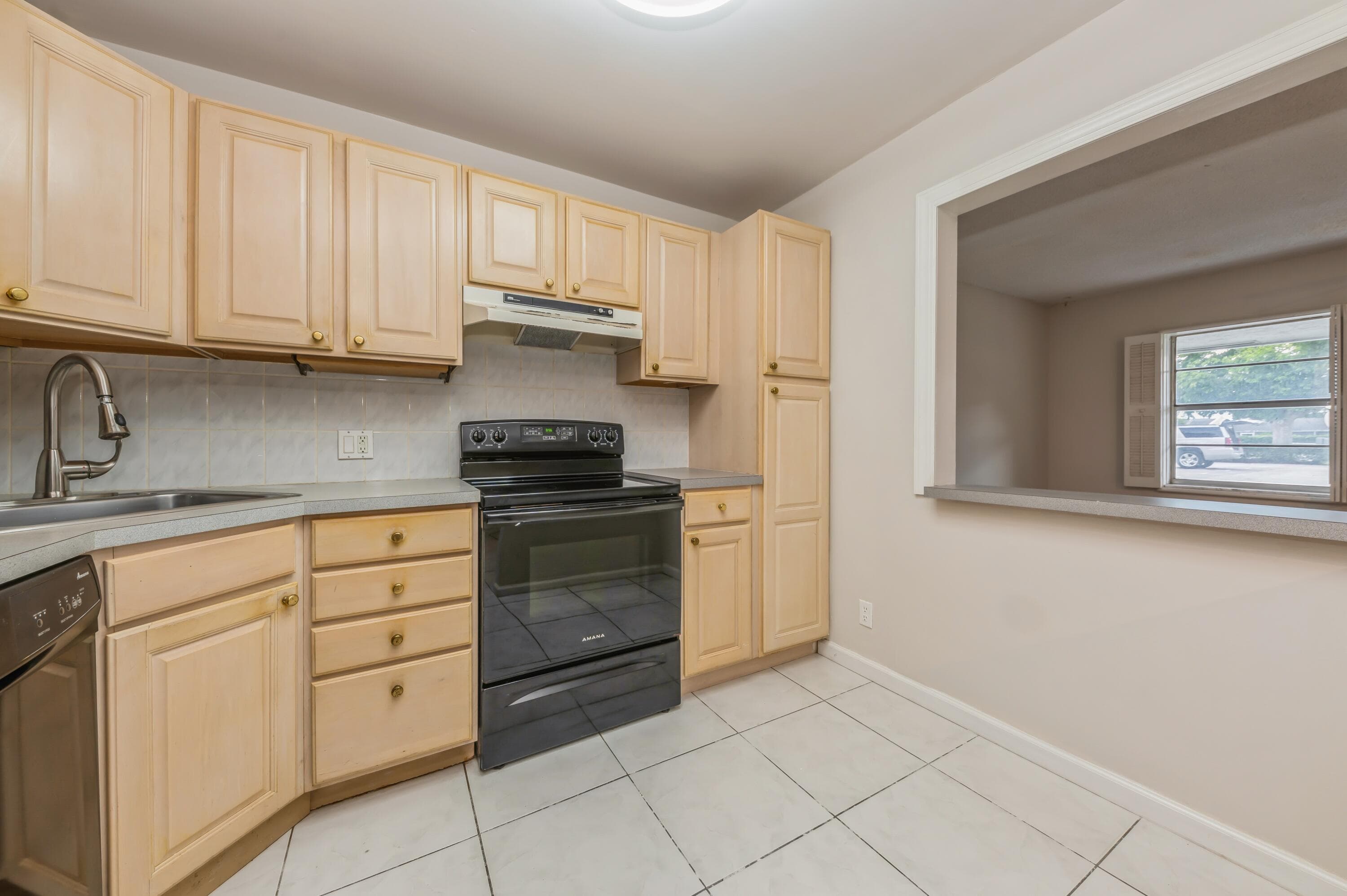 2403 Lowson Boulevard C, Delray Beach, FL 33445 — photo 8 of 18