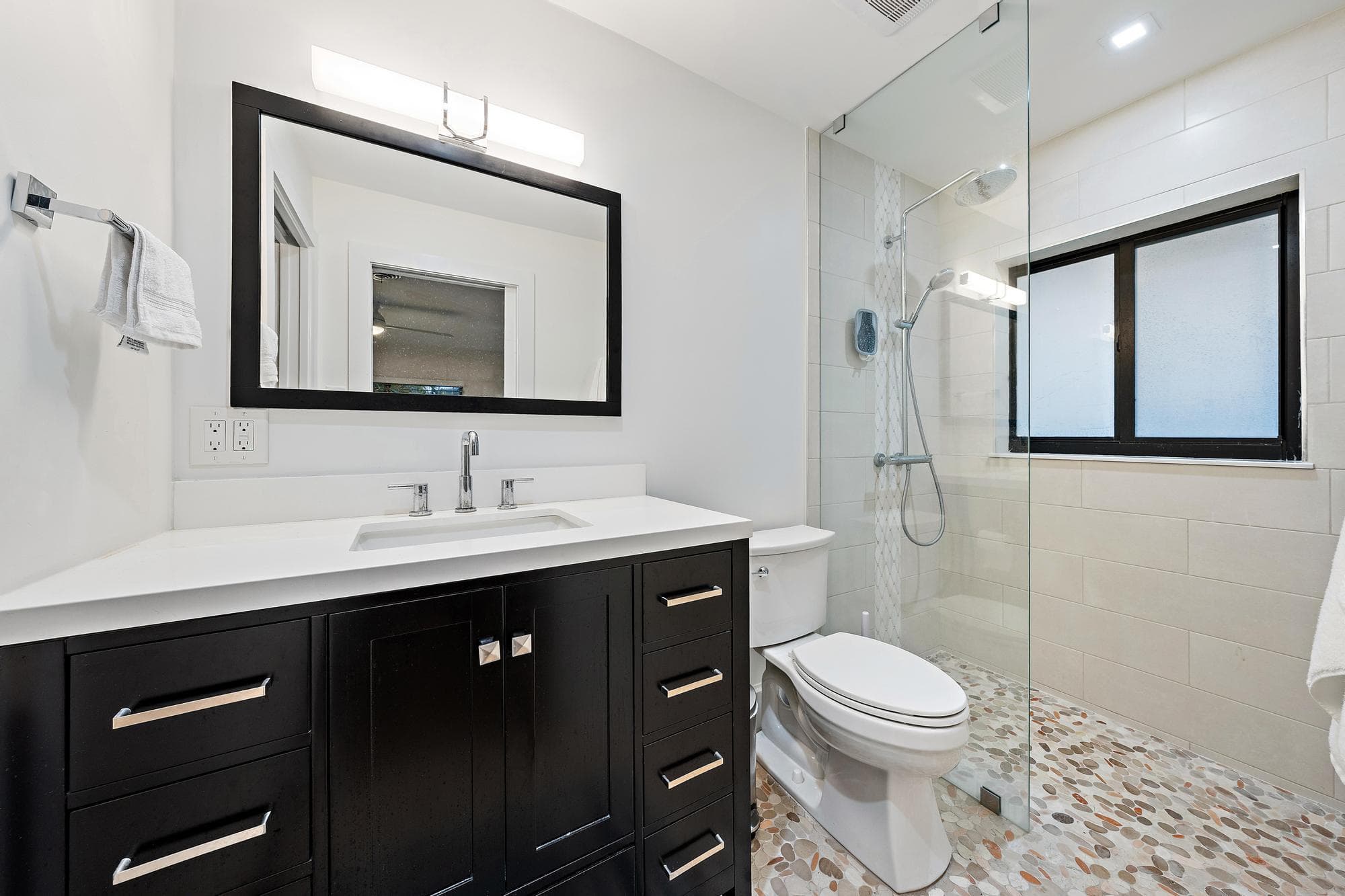 1120 Singer Drive, Riviera Beach, FL 33404 — photo 15 of 37