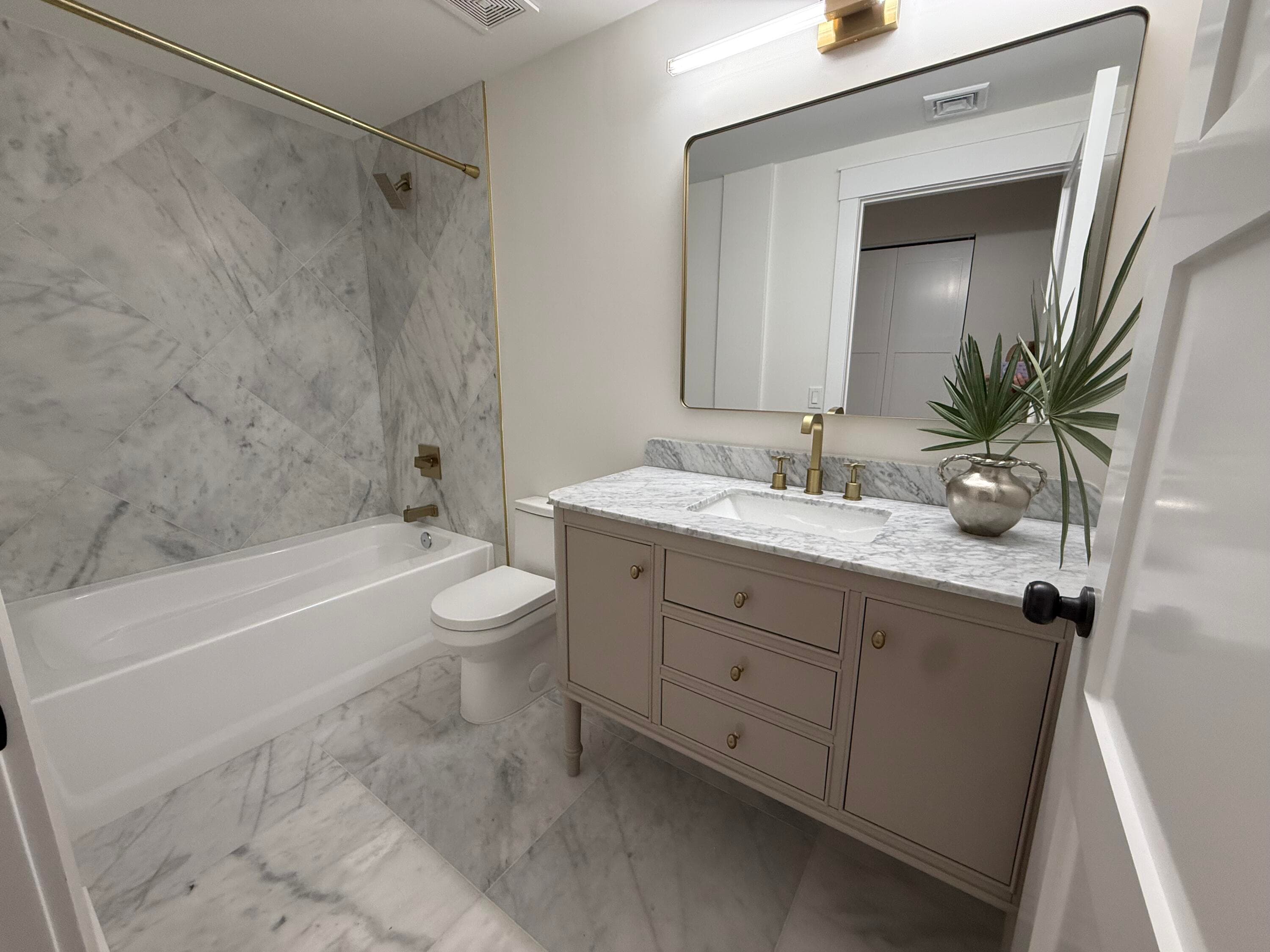 720 S Sapodilla Avenue 304, West Palm Beach, FL 33401 — photo 17 of 32