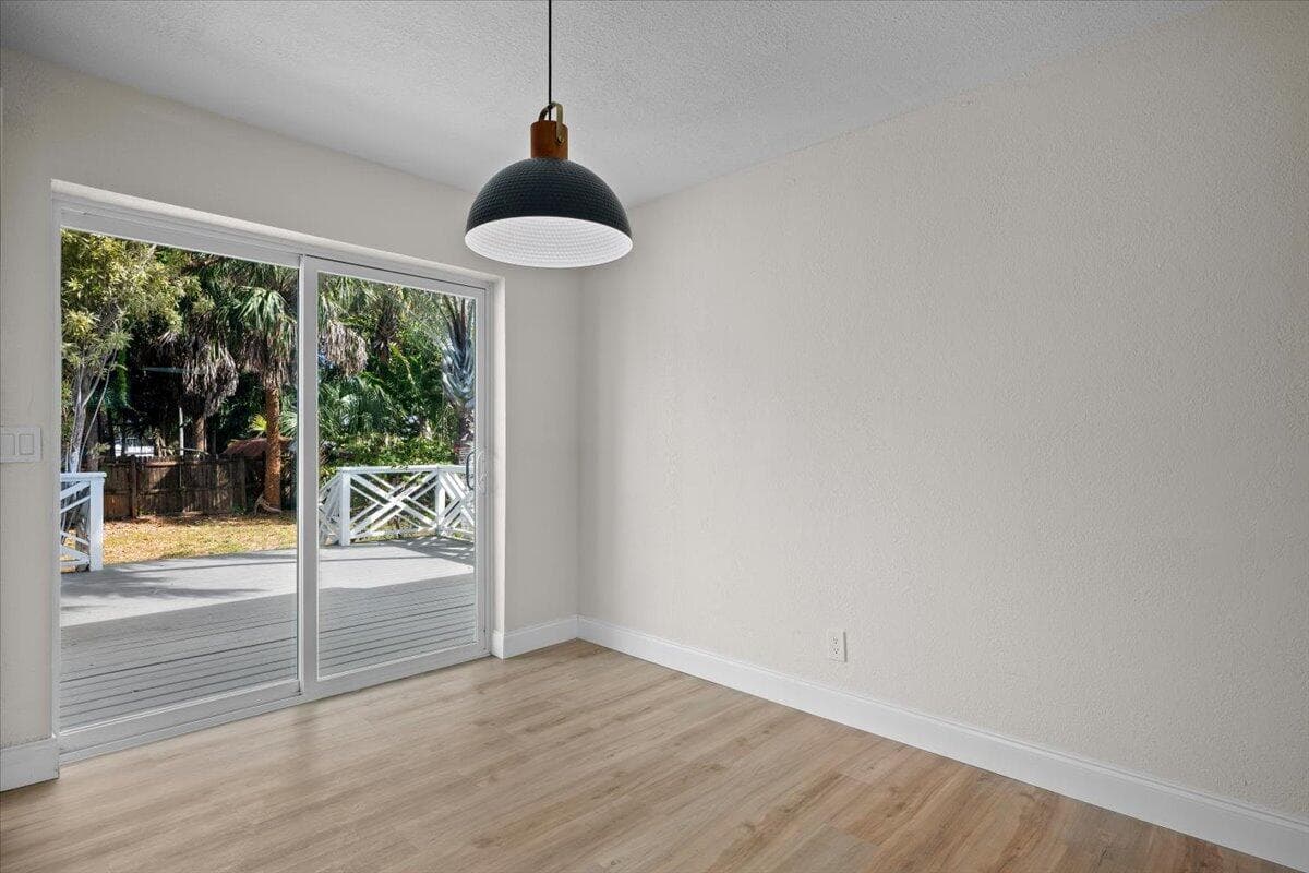 2585 Lorraine Court, North Palm Beach, FL 33403 — photo 6 of 24
