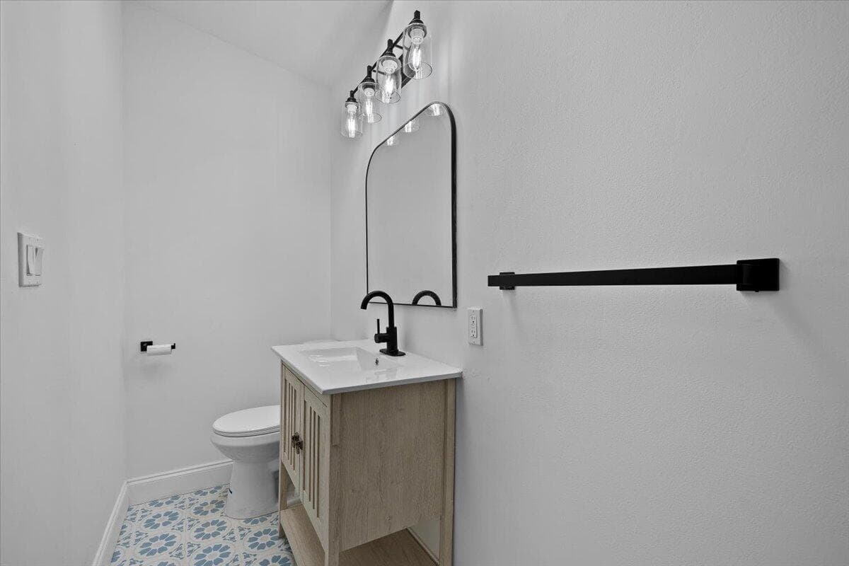2585 Lorraine Court, North Palm Beach, FL 33403 — photo 16 of 24