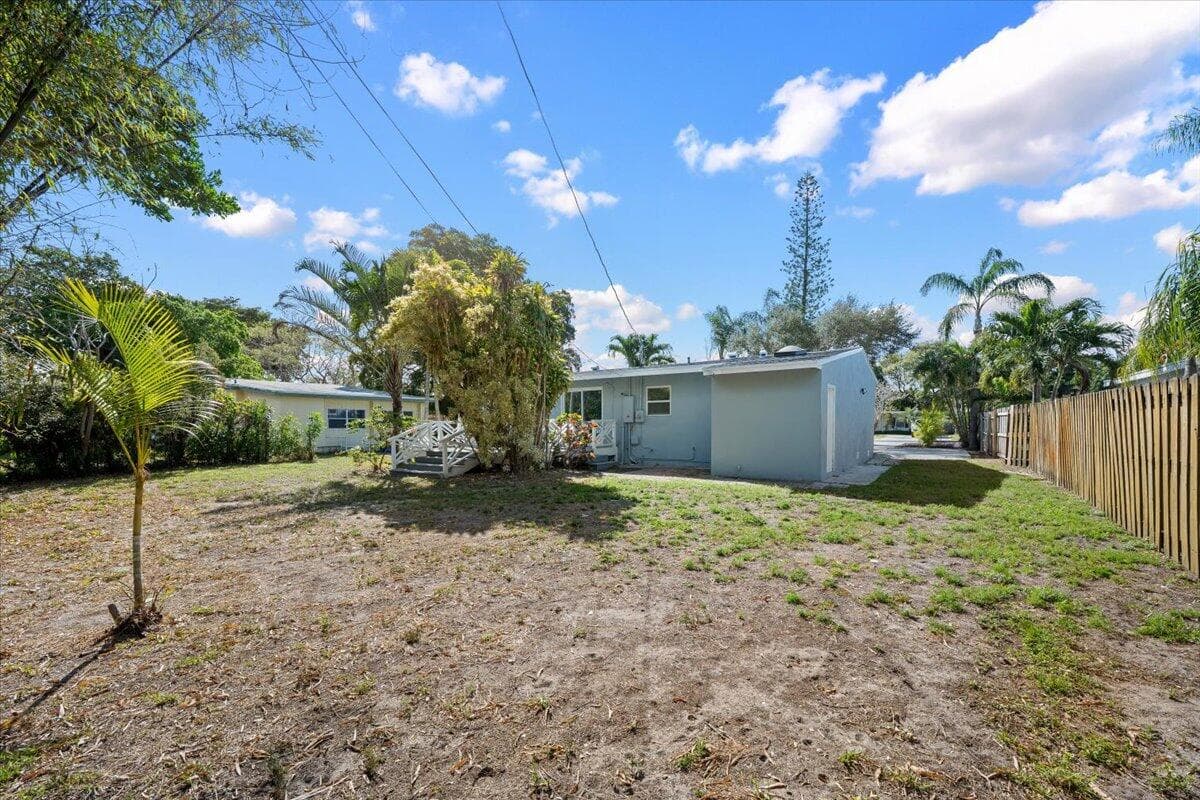 2585 Lorraine Court, North Palm Beach, FL 33403 — photo 23 of 24