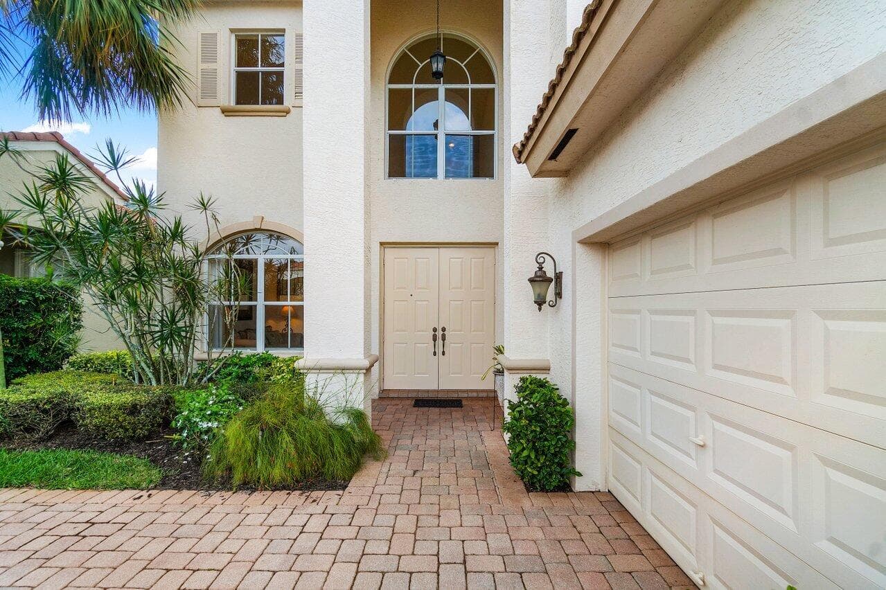 108 Via Condado Way, Palm Beach Gardens, FL 33418 — photo 5 of 55