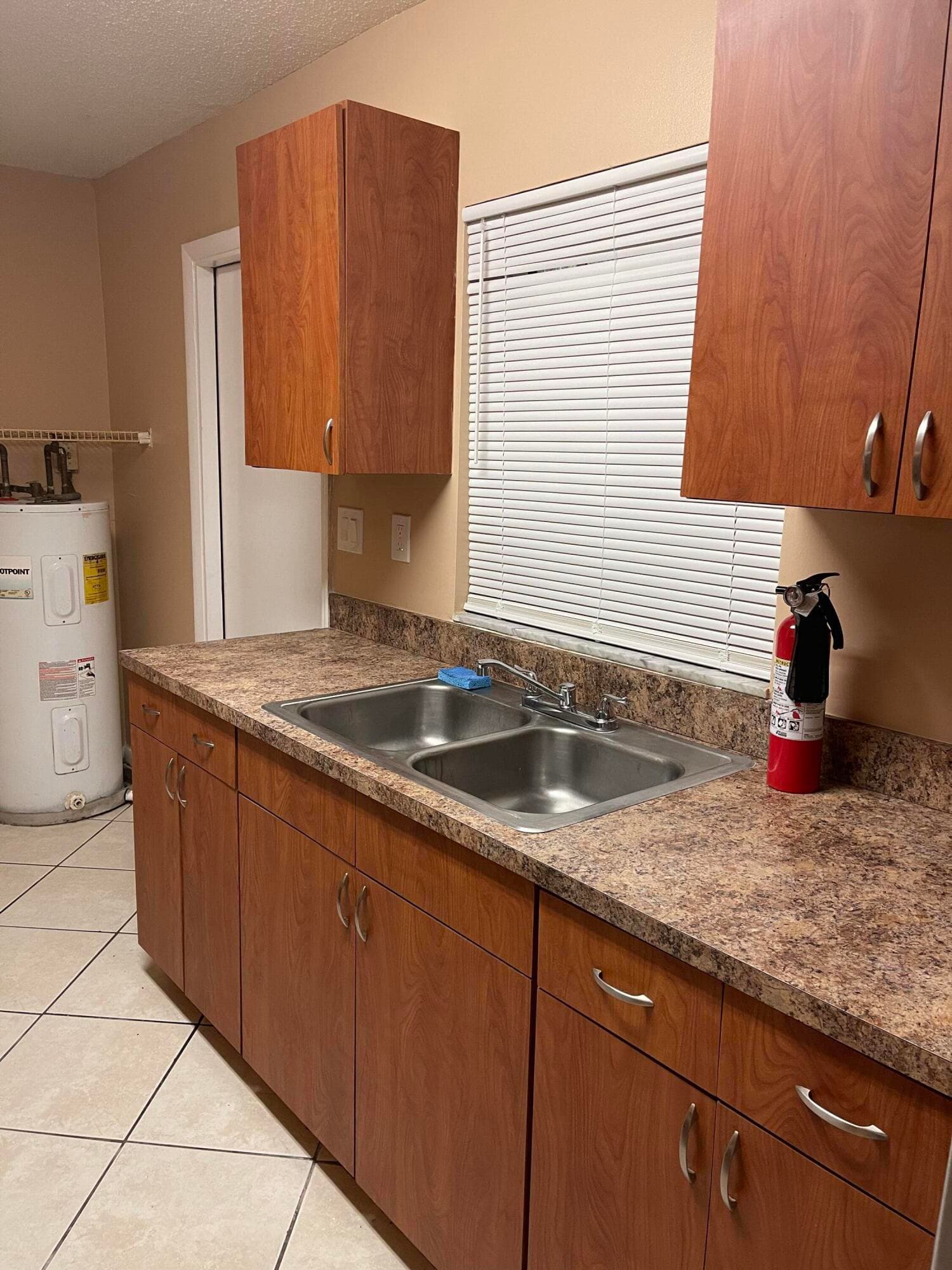 940 W 36th Street 1, Riviera Beach, FL 33404 — photo 3 of 10