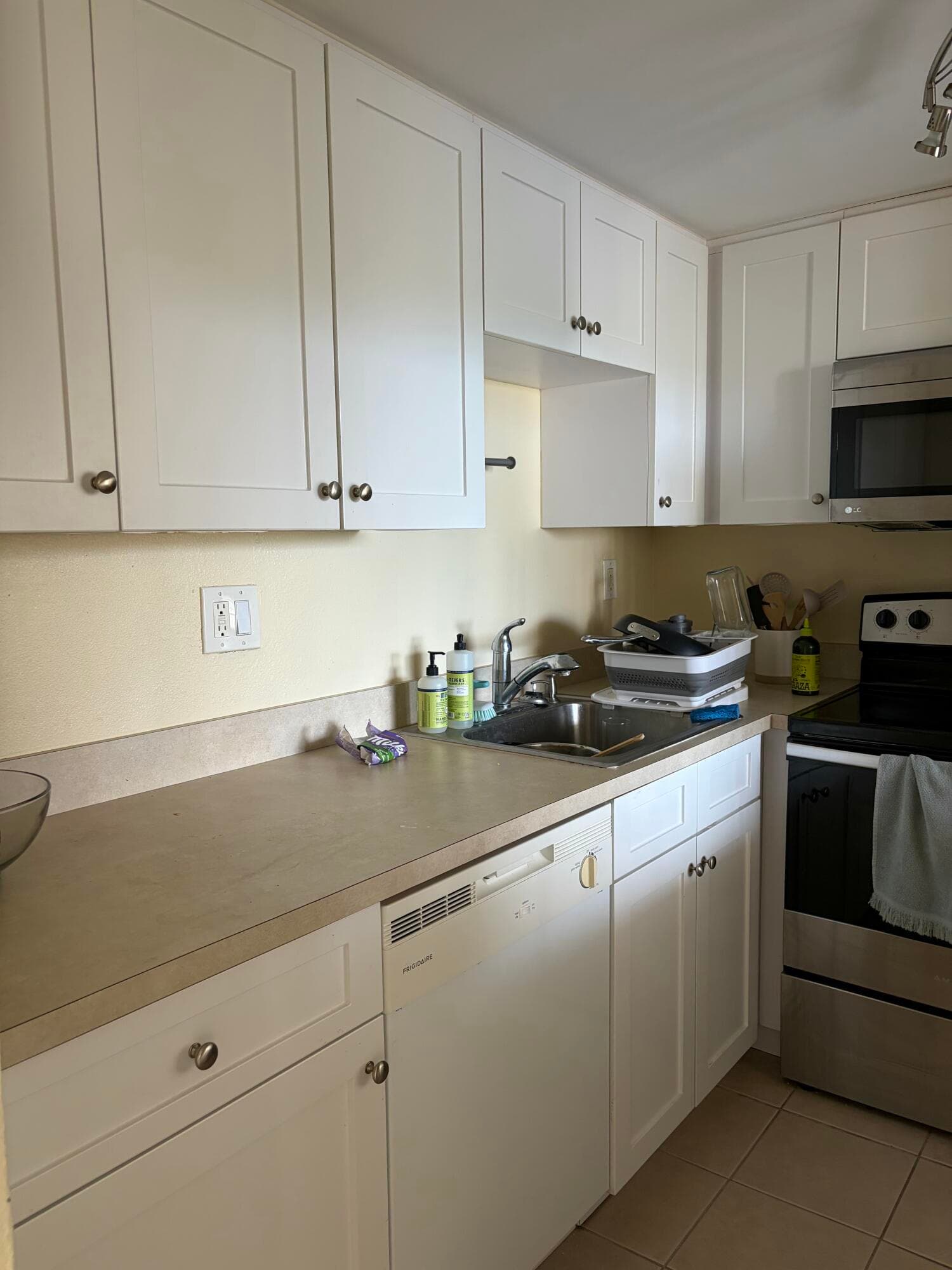 1830 Embassy Drive 506, West Palm Beach, FL 33401 — photo 13 of 18