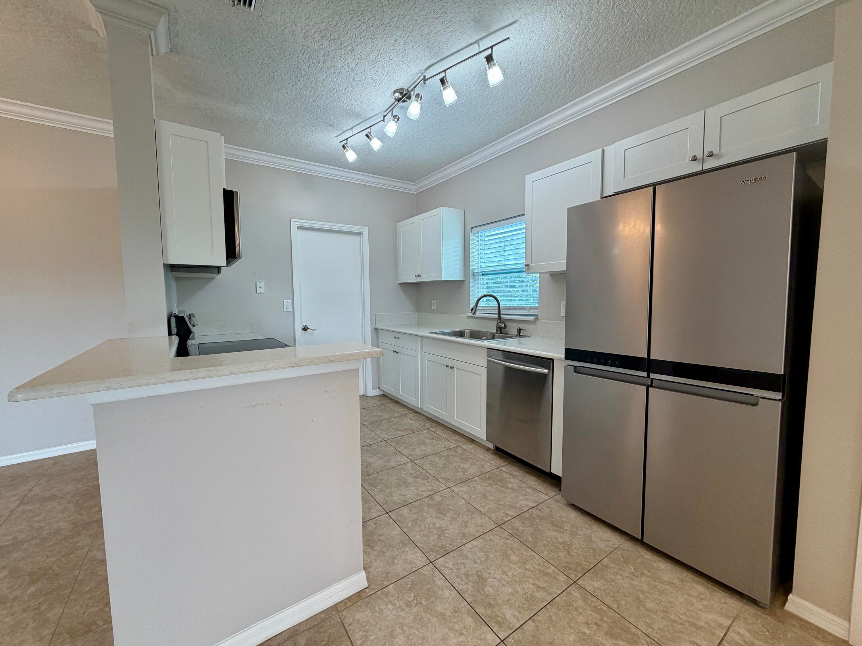 6295 33rd Manor, Vero Beach, FL 32966 — photo 6 of 28