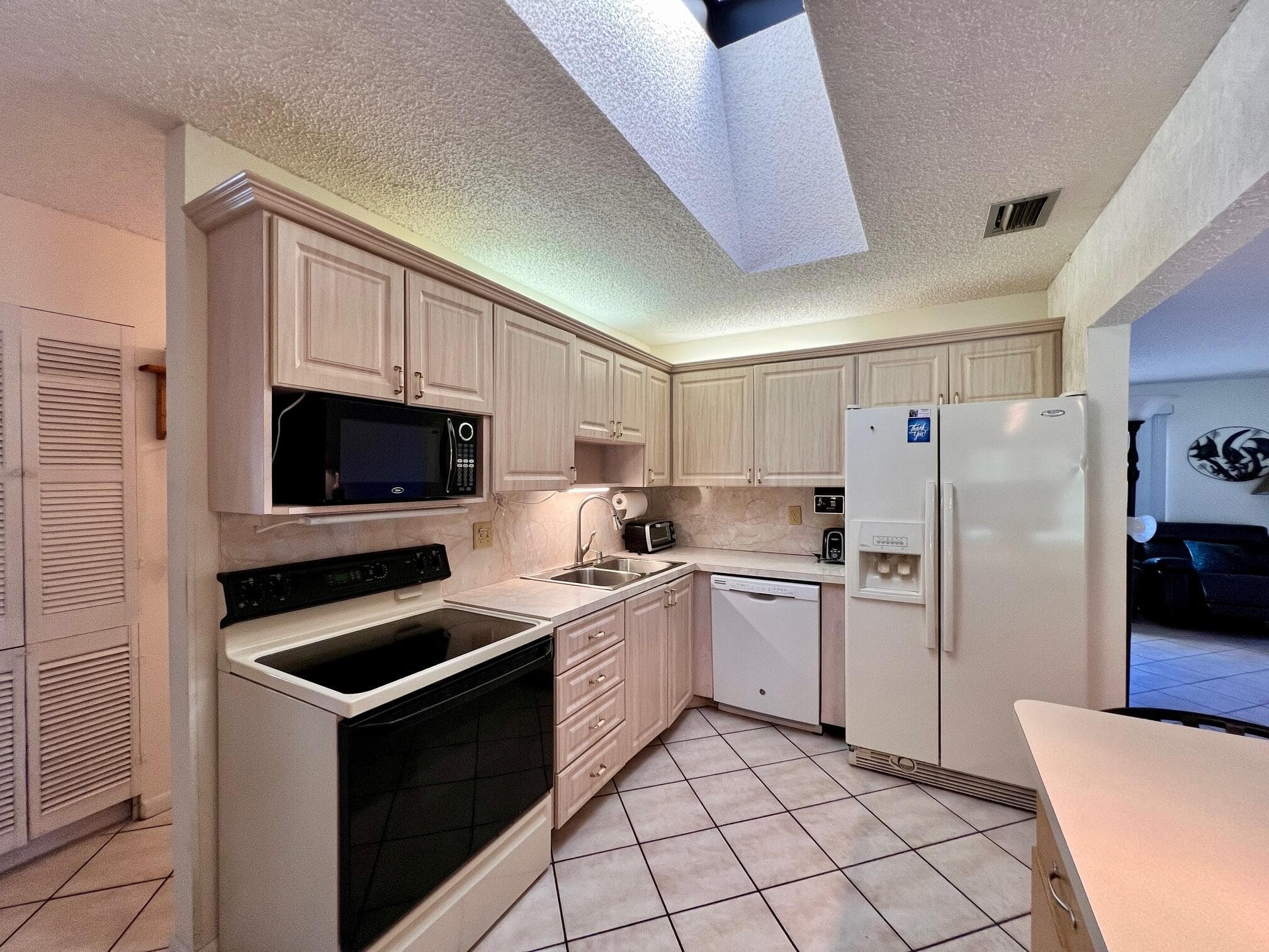 3465 Amalfi Drive, West Palm Beach, FL 33417 — photo 5 of 18