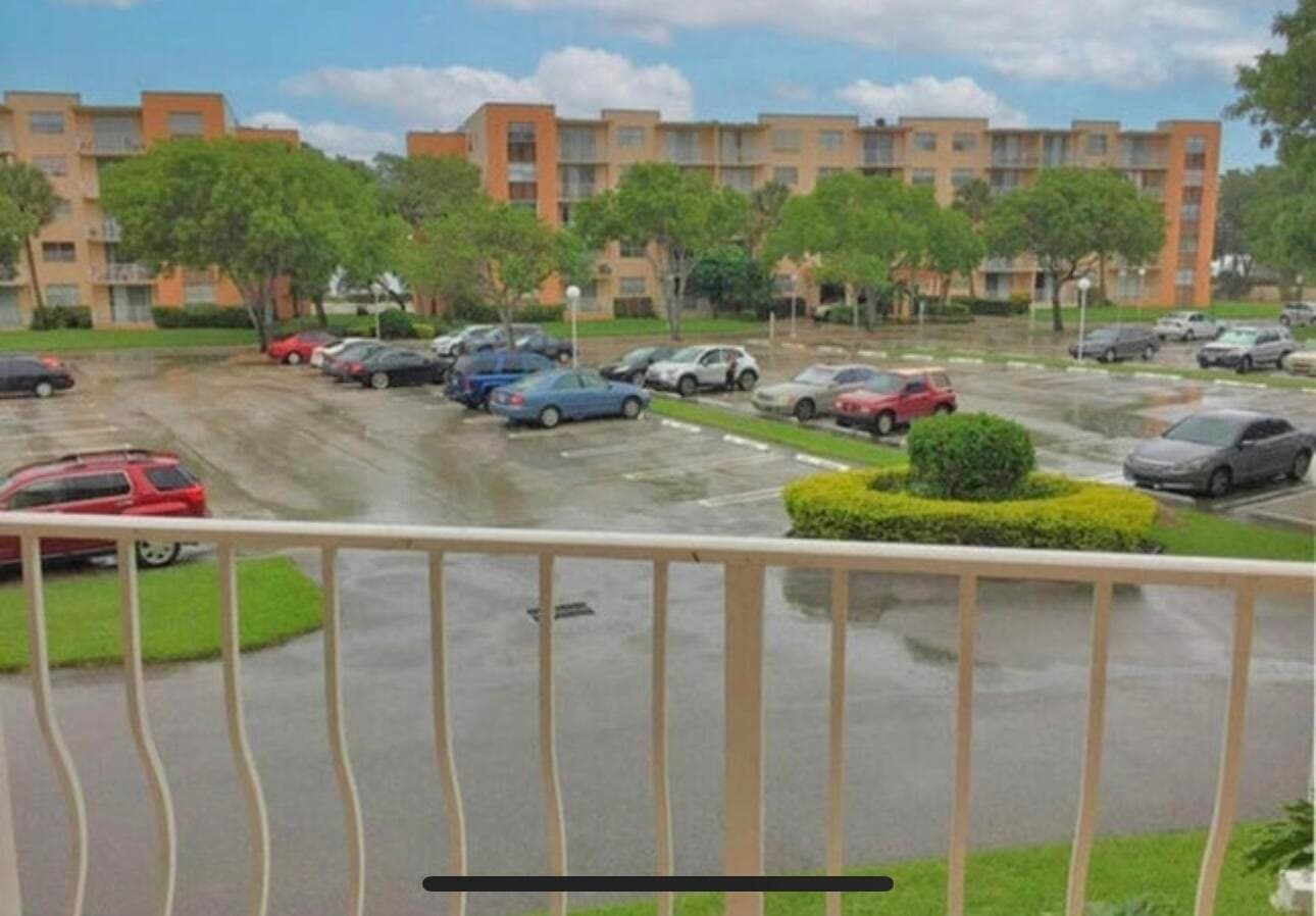 500 Executive Center Drive 2h, West Palm Beach, FL 33401 — photo 9 of 12