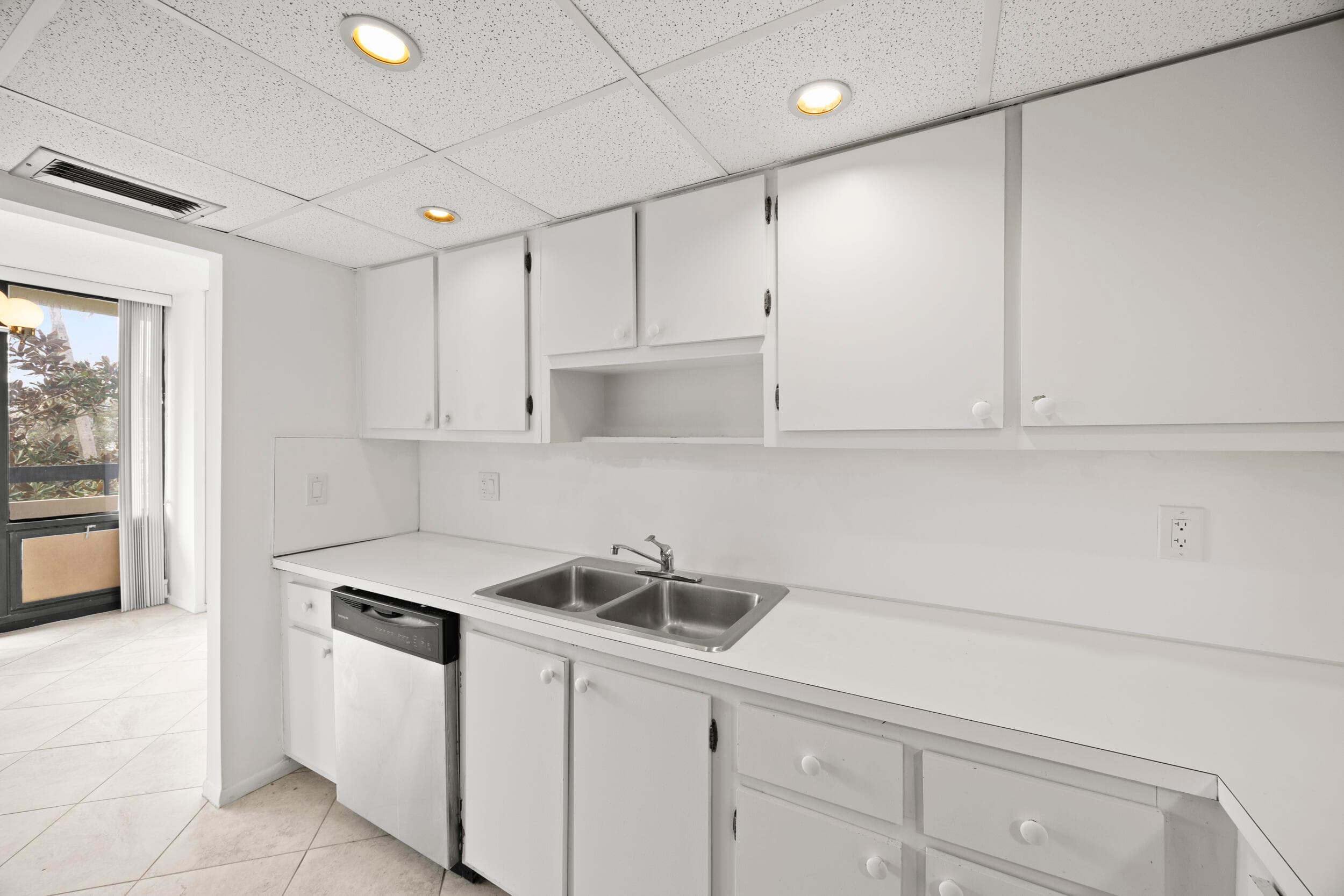 1401 S Federal Highway 220, Boca Raton, FL 33432 — photo 14 of 27
