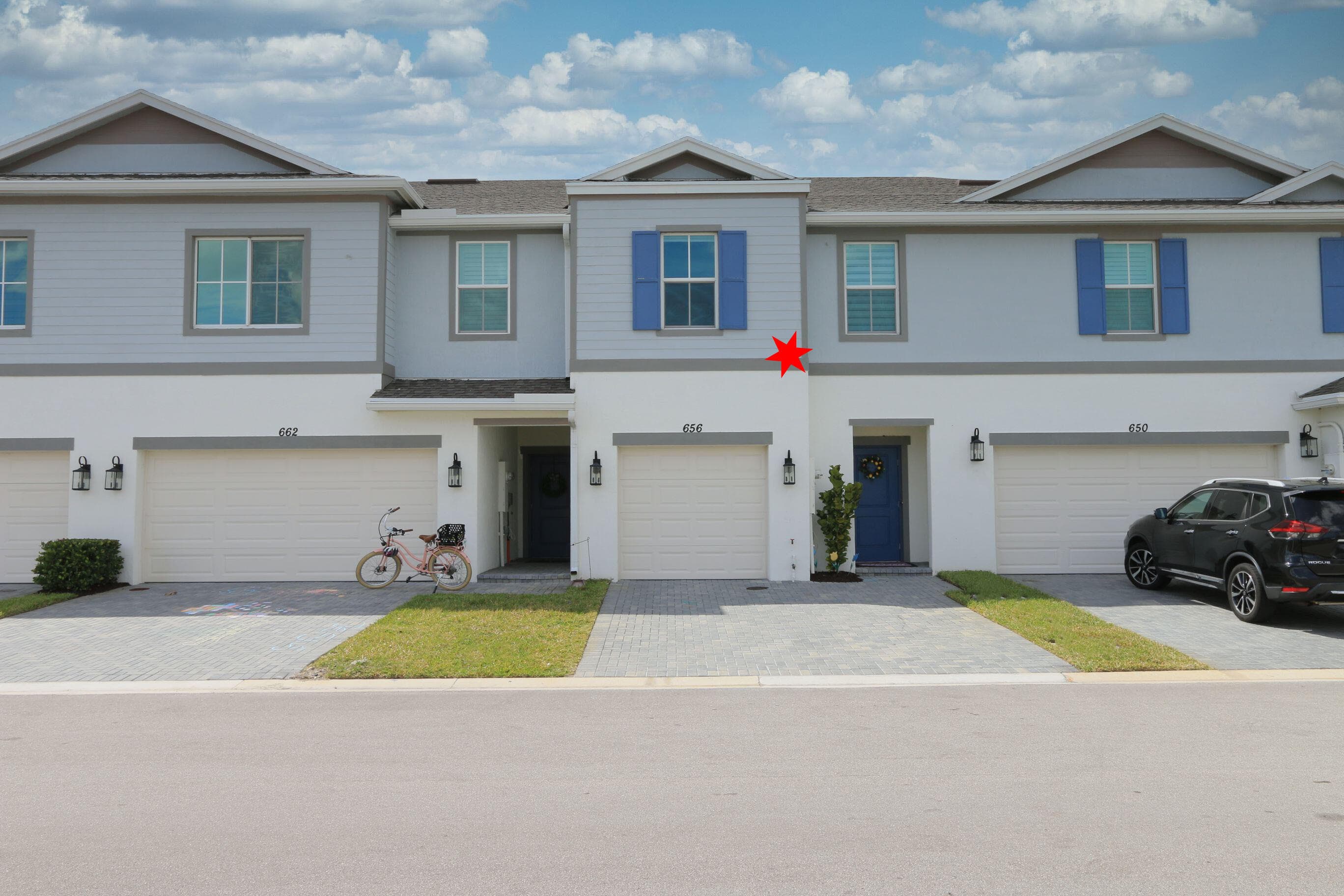 656 NE Waters Edge Lane, Port St. Lucie, FL 34983 — photo 1 of 32