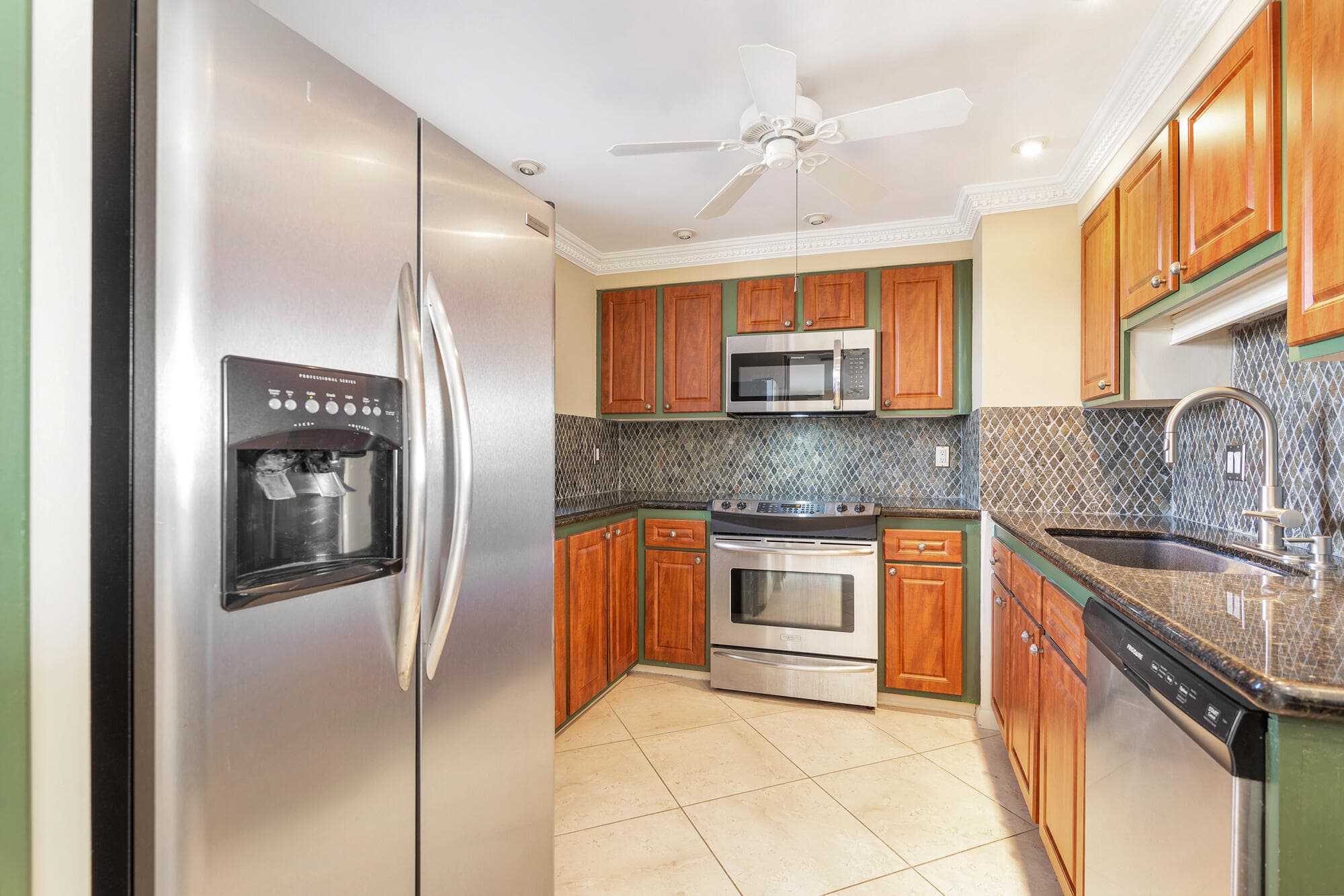 5200 N Flagler Drive 404, West Palm Beach, FL 33407 — photo 3 of 18