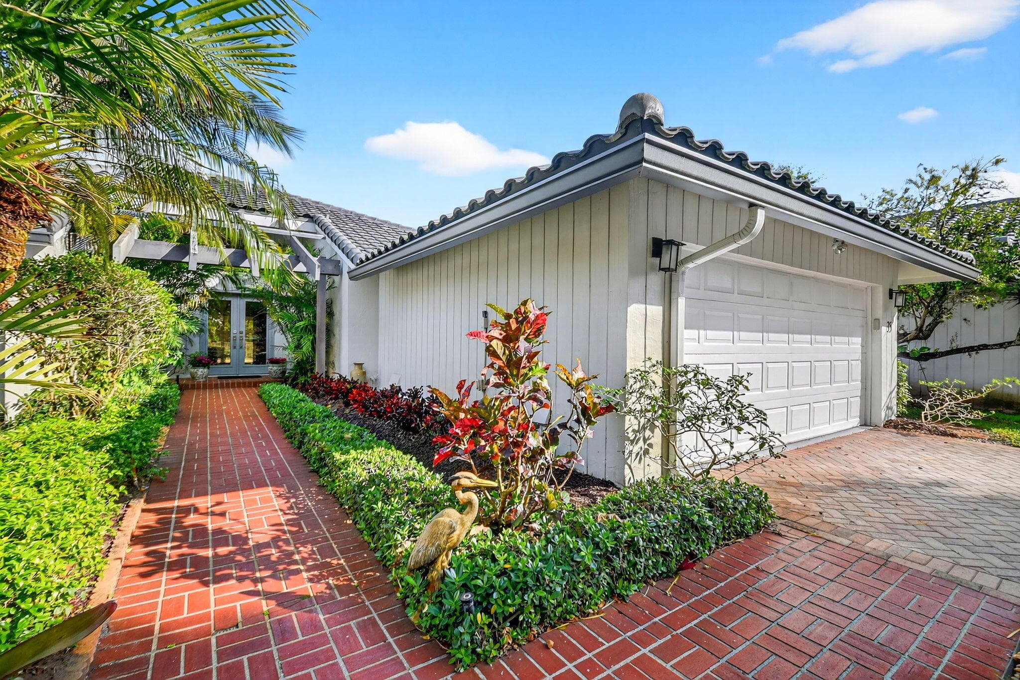35 Glens Drive E, Boynton Beach, FL 33436 — photo 4 of 107