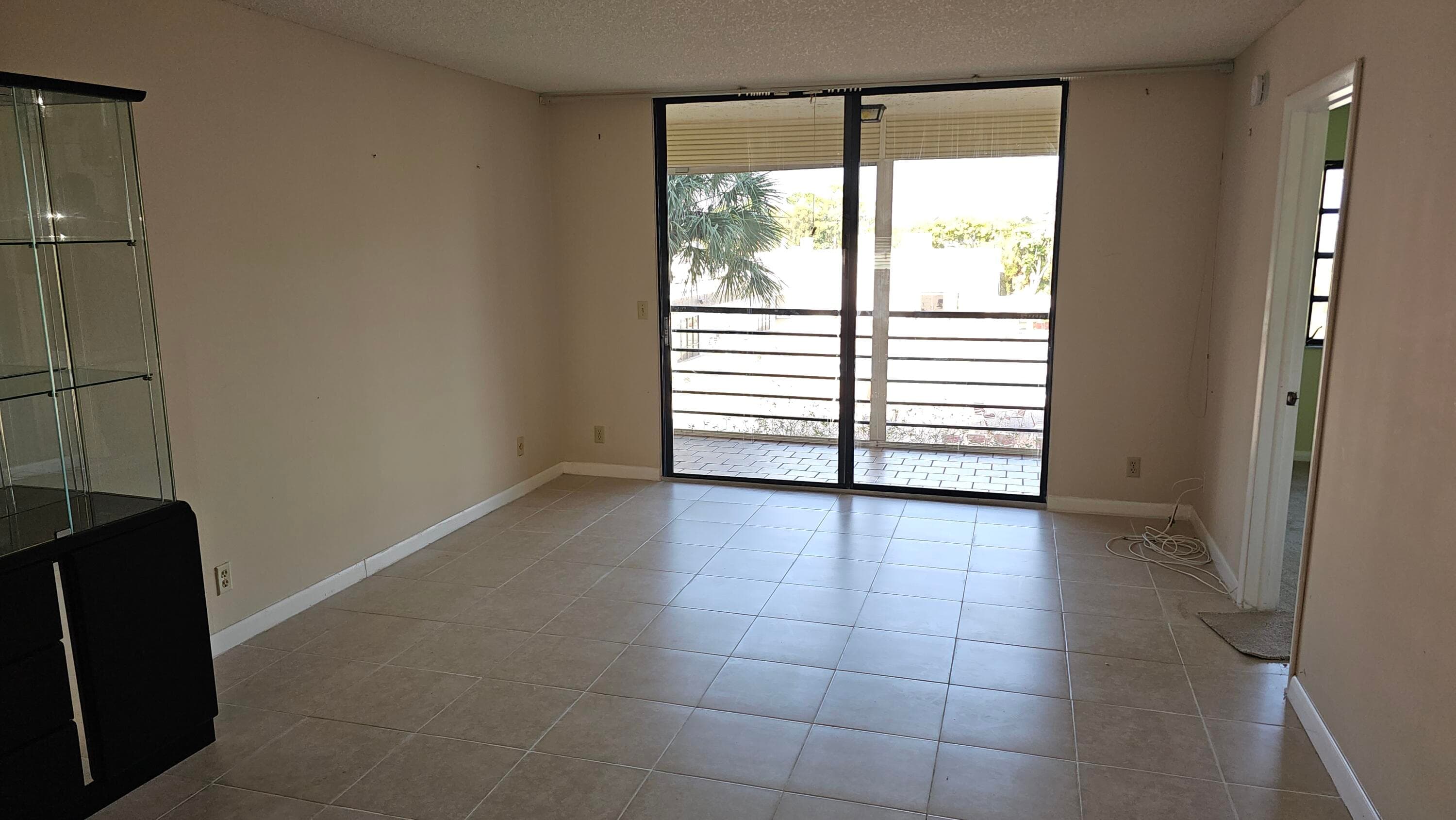 4640 Lucerne Lakes Boulevard W 303, Lake Worth, FL 33467 — photo 4 of 13