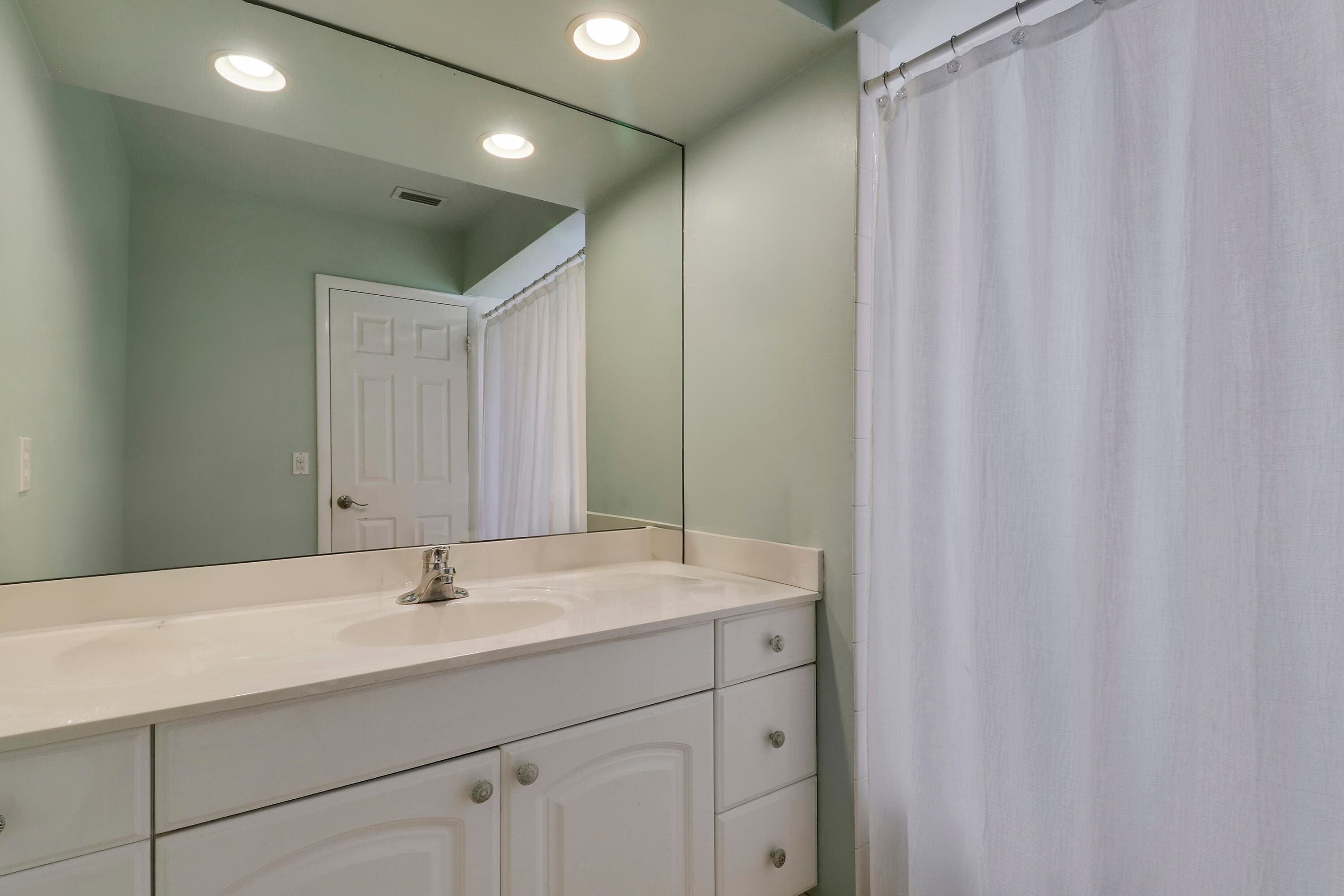 856 Country Club Drive, North Palm Beach, FL 33408 — photo 18 of 36
