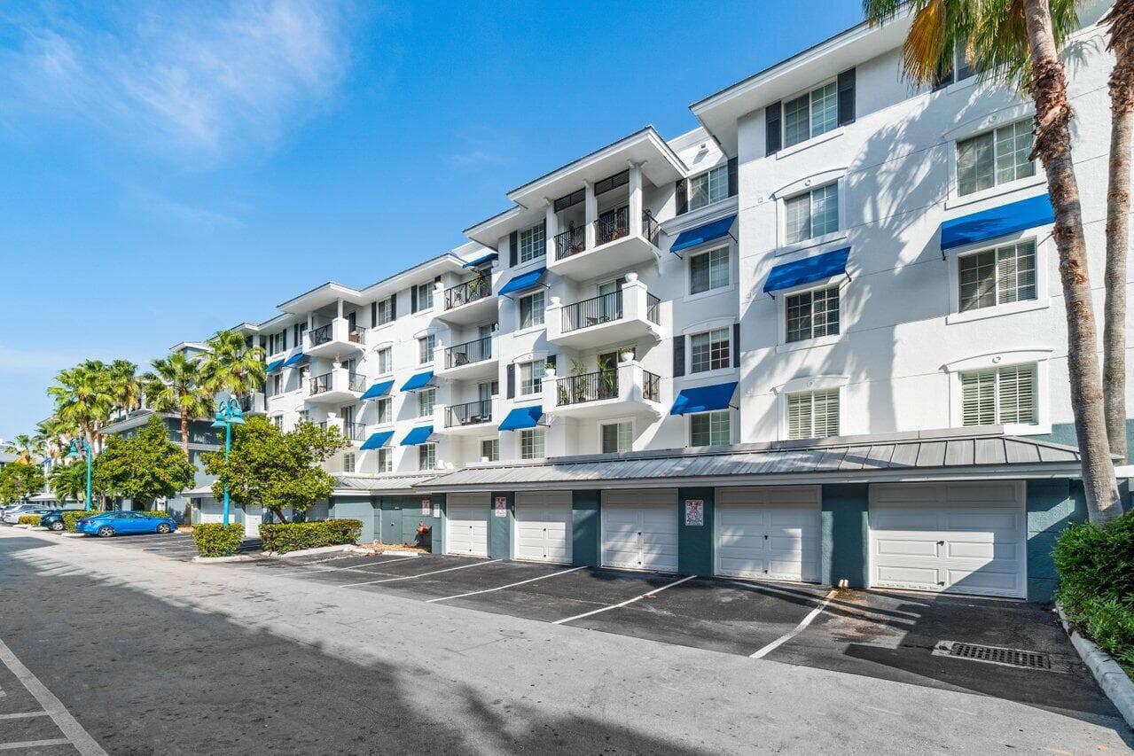 255 NE 3rd Avenue 2410, Delray Beach, FL 33444 — photo 4 of 38