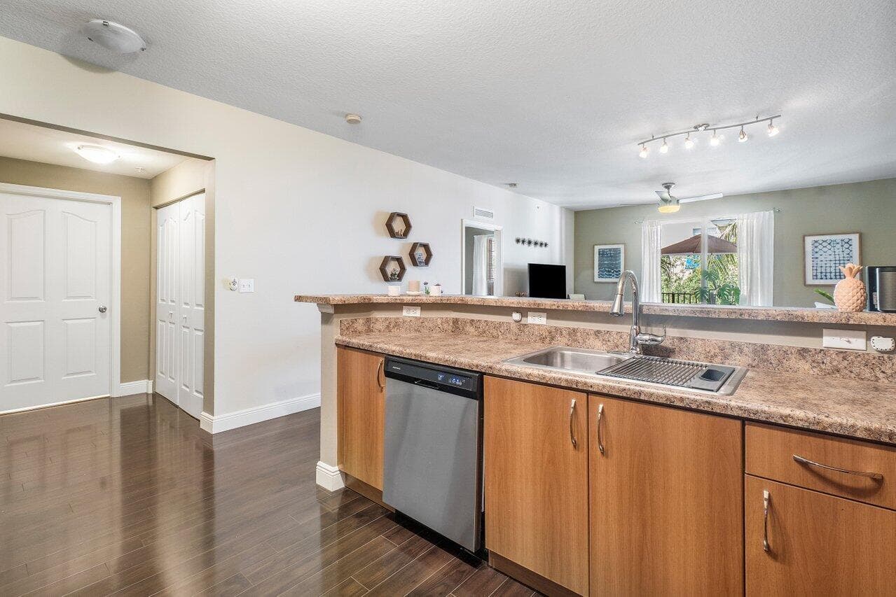 255 NE 3rd Avenue 2410, Delray Beach, FL 33444 — photo 9 of 38