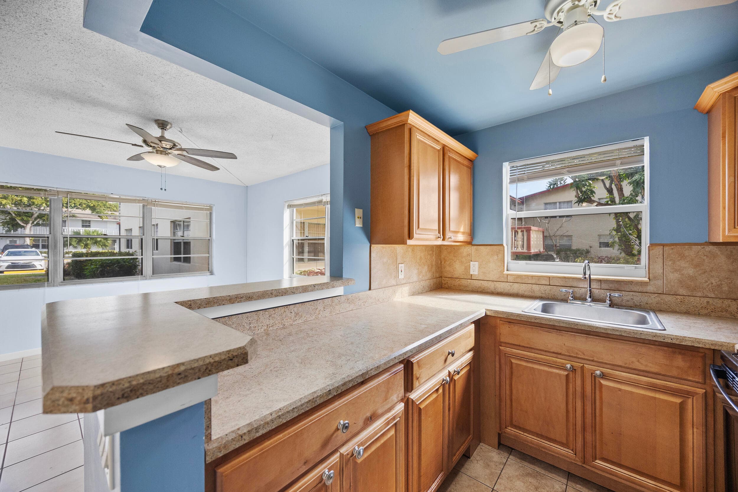 35 Sussex B, West Palm Beach, FL 33417 — photo 18 of 34