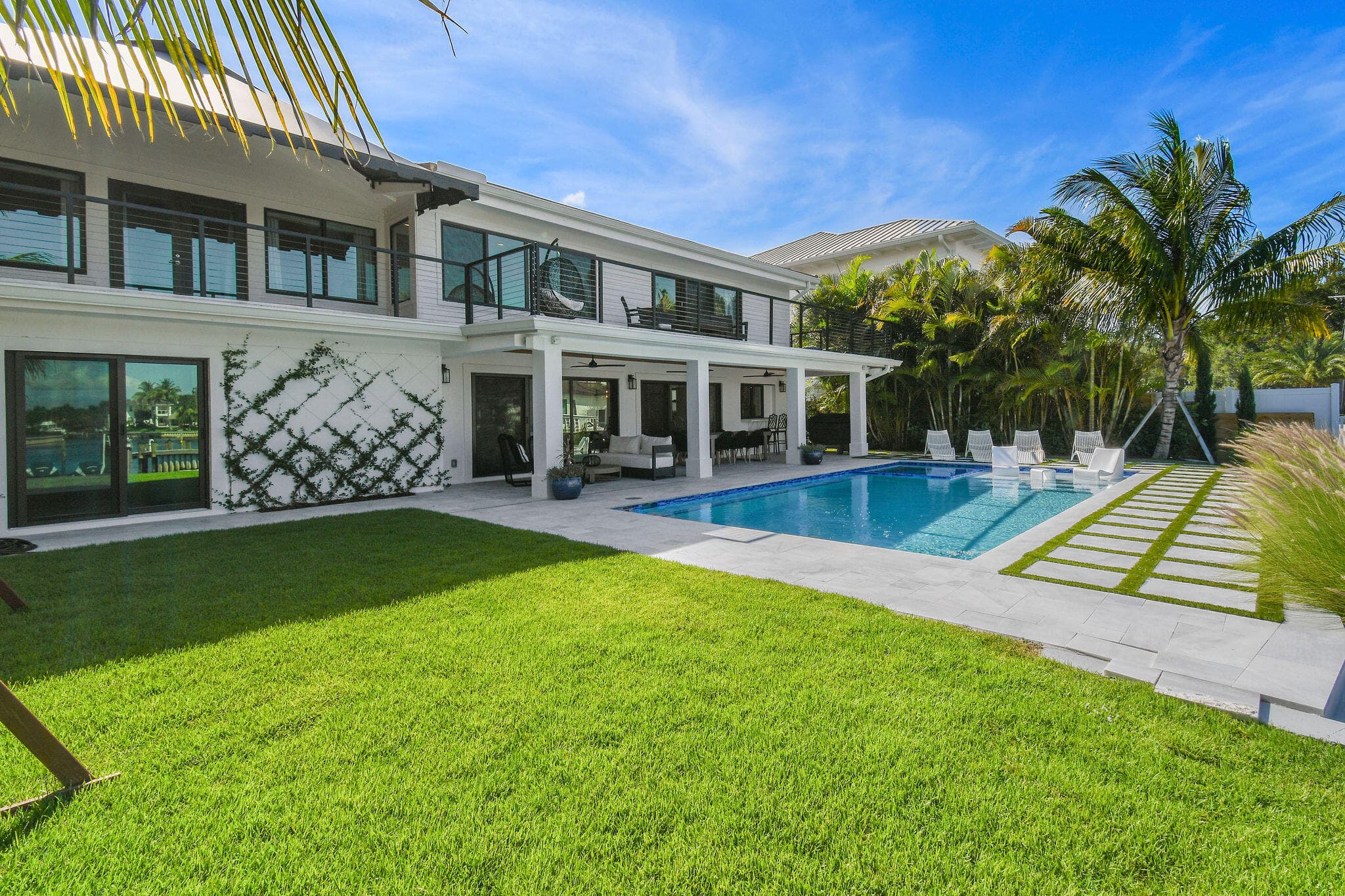 12880 S Shore Drive, Palm Beach Gardens, FL 33410 — photo 5 of 59