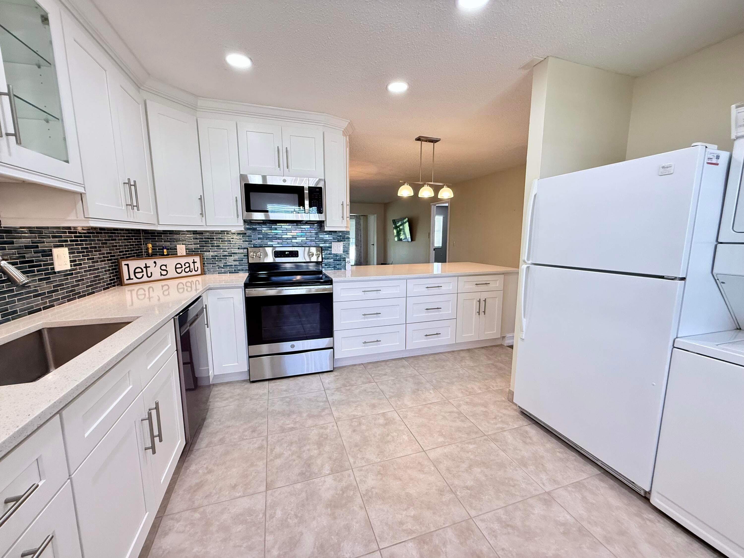 1740 NW 19th Terrace 202, Delray Beach, FL 33445 — photo 3 of 30