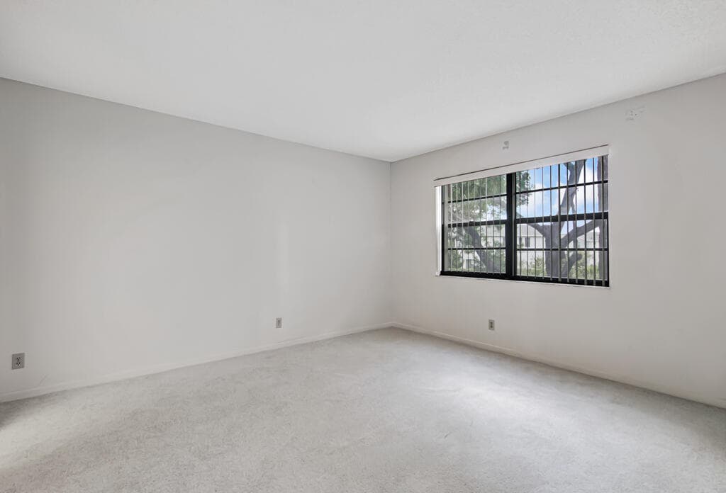 4640 Lucerne Lakes Boulevard 206, Lake Worth, FL 33467 — photo 13 of 42