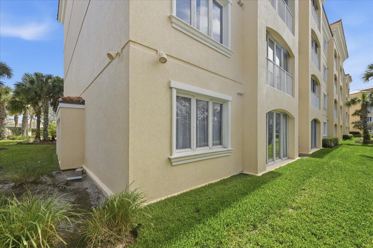 36 Harbour Isle Drive W 106, Fort Pierce, FL 34949 — photo 28 of 44