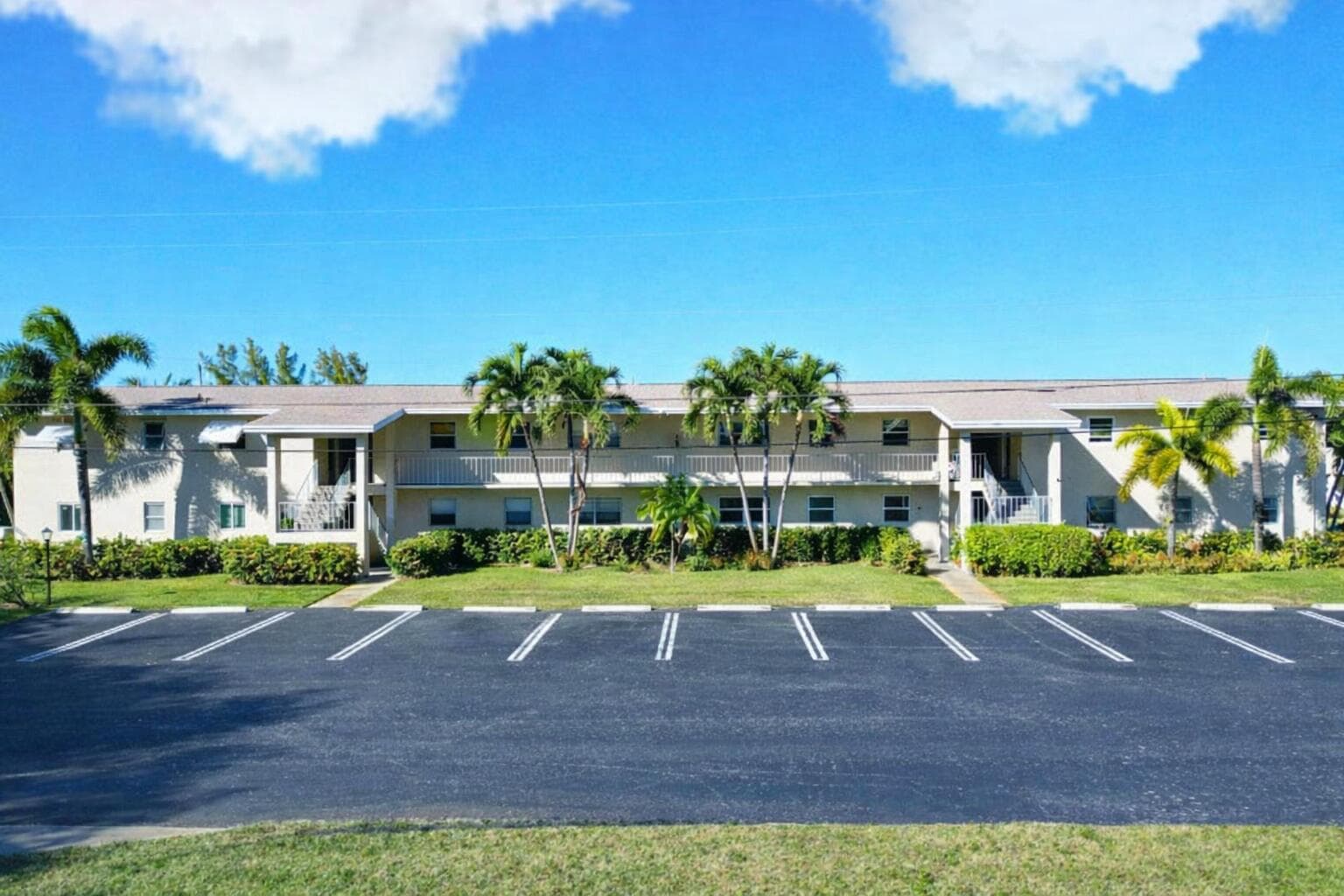 301 Circle Drive S 103, Boynton Beach, FL 33435 — photo 2 of 35
