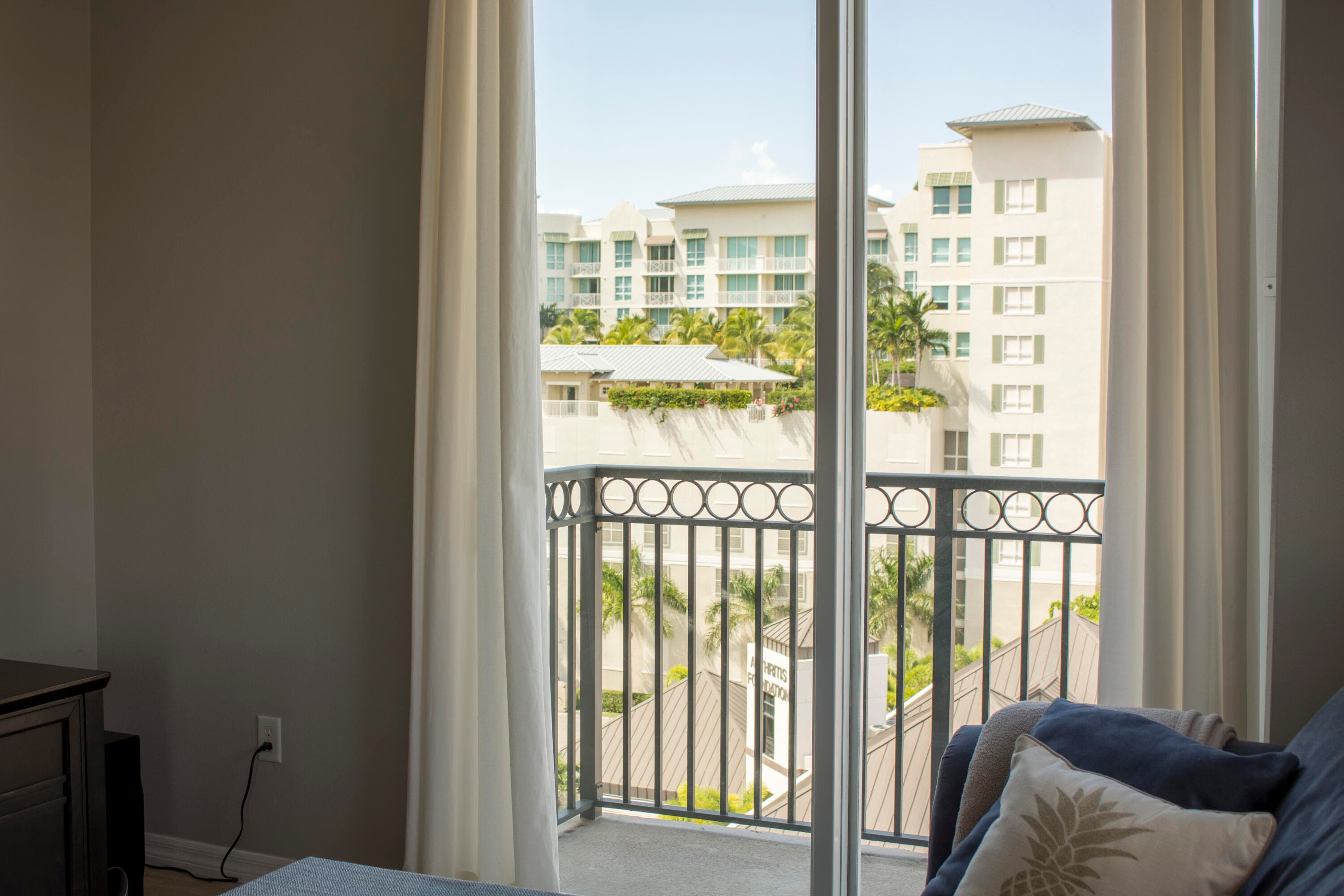600 S Dixie Highway 817, West Palm Beach, FL 33401 — photo 4 of 7