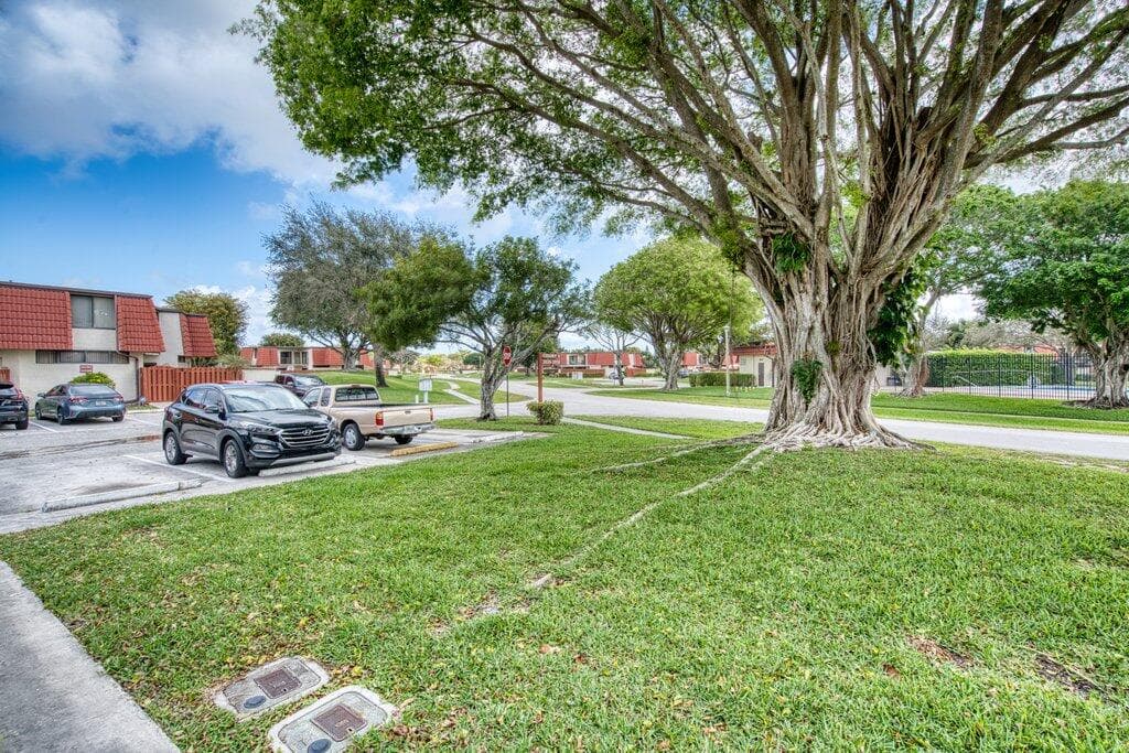 3838 Victoria Drive, West Palm Beach, FL 33406 — photo 5 of 44