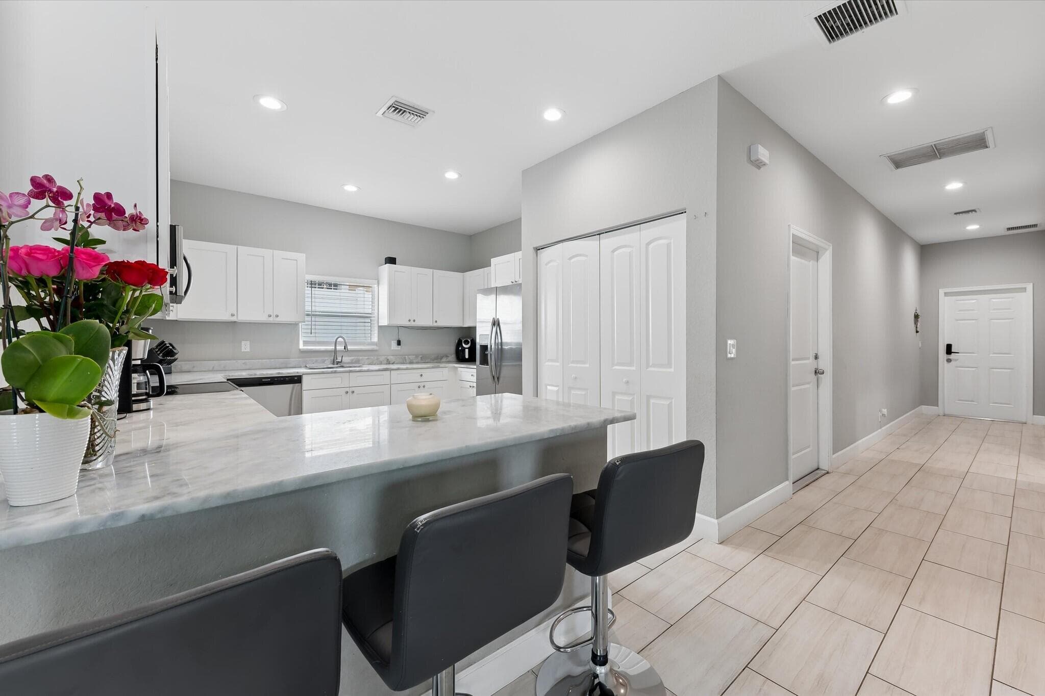 525 NW 12th Avenue, Boynton Beach, FL 33435 — photo 5 of 39