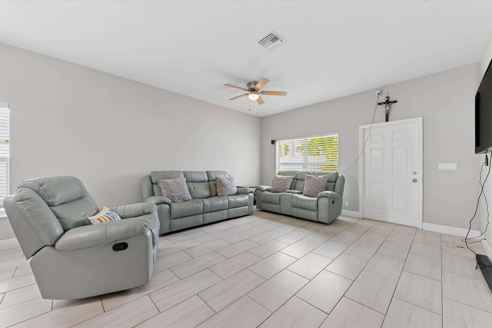 525 NW 12th Avenue, Boynton Beach, FL 33435 — photo 13 of 39