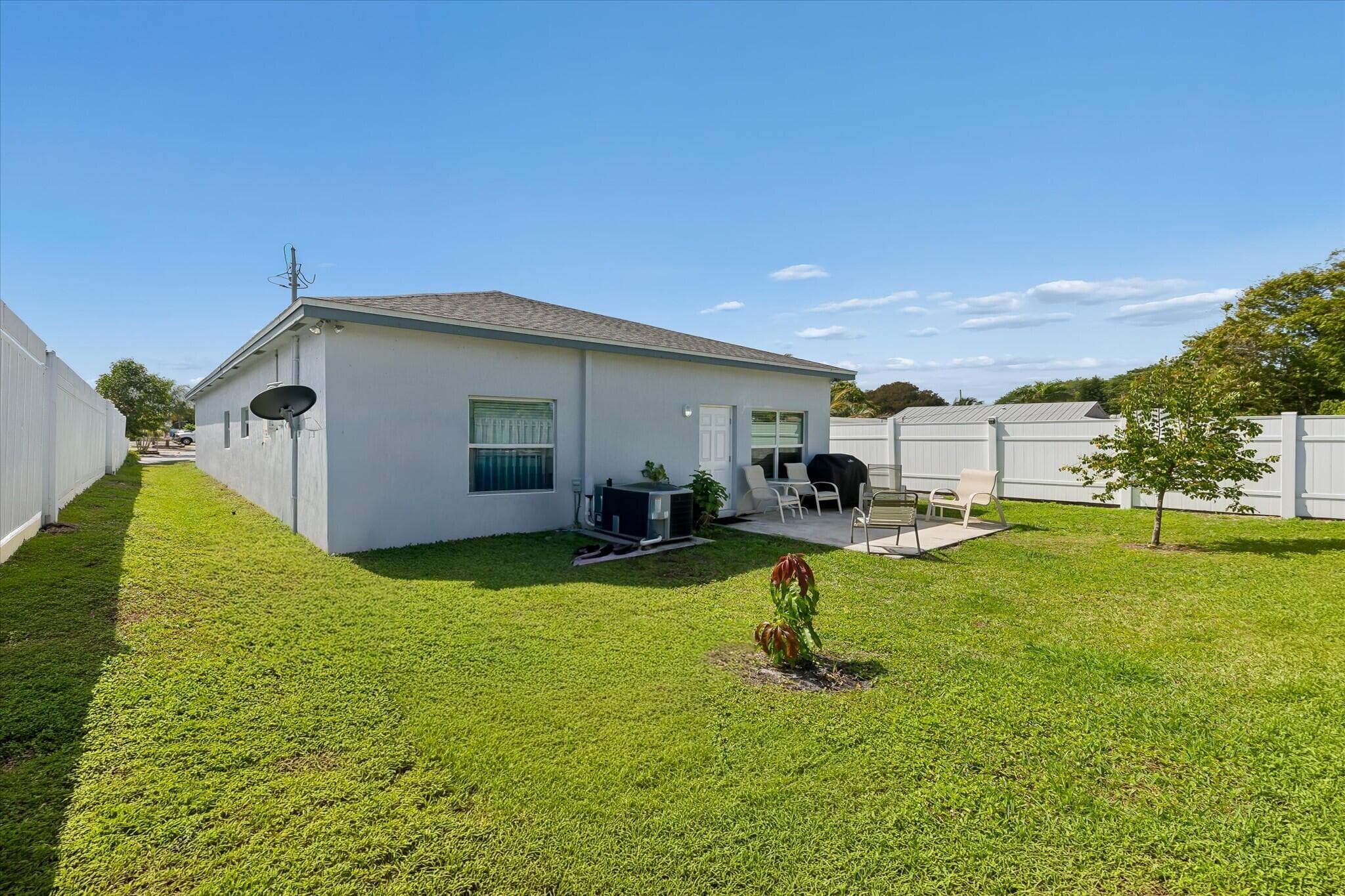 525 NW 12th Avenue, Boynton Beach, FL 33435 — photo 33 of 39